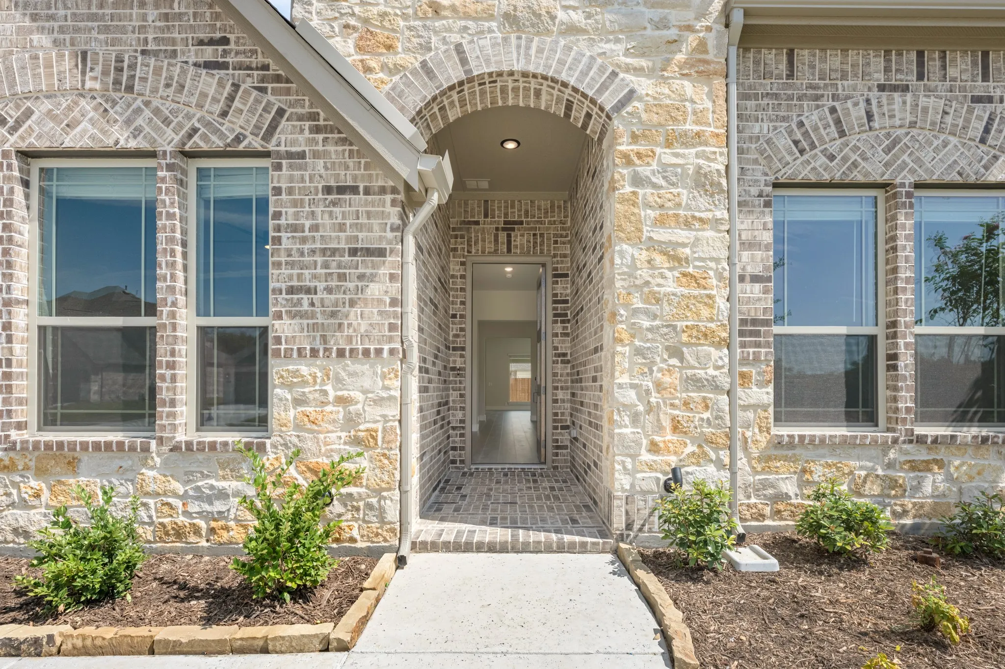Single Family Residence For Sale in Denton County , 1004 Goldenrod Drive, Justin, Texas 76247, 3 Bedroom, 3 Bathroom, 2 Garage spaces, 2,521 Sqft, built in 2026, mls#21282788, Real Estate Agent in Justin, Homes For Sale in Denton county, Homes For Sale in Justin, Realtor in Justin Texas, Real Estate Brokerage Independent Realty Texas, Luminita Cordes Realtor