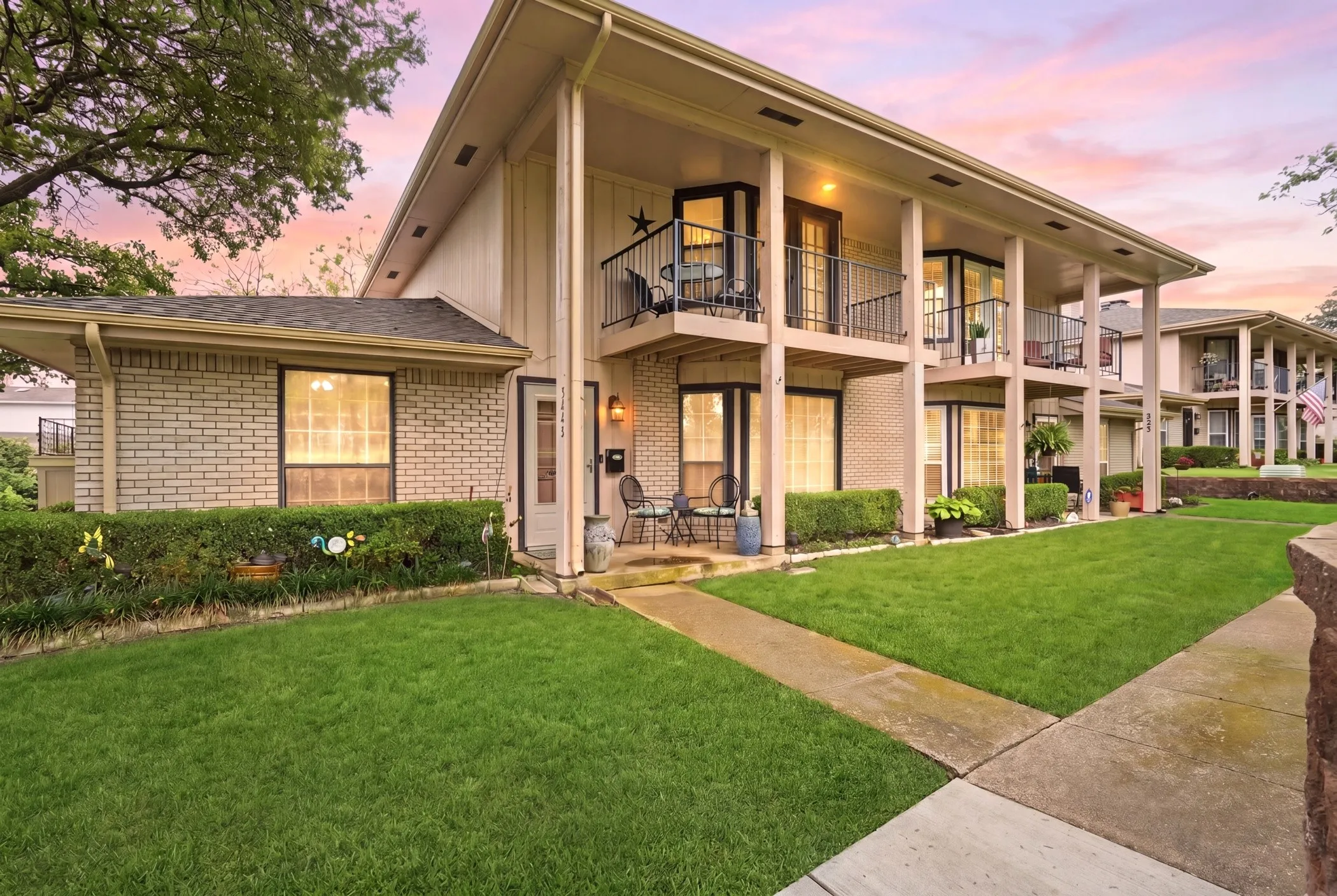 Condominium For Sale in Dallas County , 5860 Marina Drive 24, Garland, Texas 75043, 3 Bedroom, 4 Bathroom, Garage spaces, 2,164 Sqft, built in 1977, mls#21280511, Real Estate Agent in Garland, Homes For Sale in Dallas county, Homes For Sale in Garland, Realtor in Garland Texas, Real Estate Brokerage Independent Realty Texas, Luminita Cordes Realtor