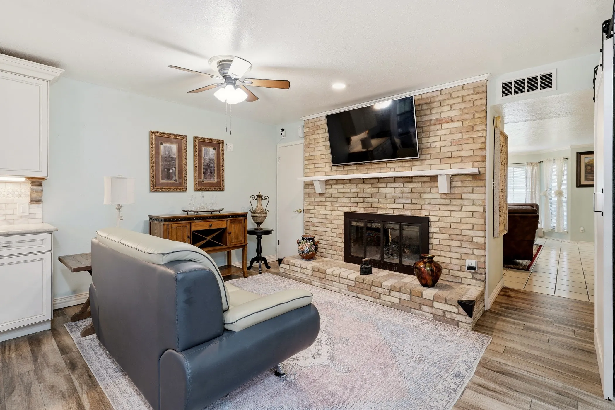Condominium For Sale in Dallas County , 5860 Marina Drive 24, Garland, Texas 75043, 3 Bedroom, 4 Bathroom, Garage spaces, 2,164 Sqft, built in 1977, mls#21280511, Real Estate Agent in Garland, Homes For Sale in Dallas county, Homes For Sale in Garland, Realtor in Garland Texas, Real Estate Brokerage Independent Realty Texas, Luminita Cordes Realtor