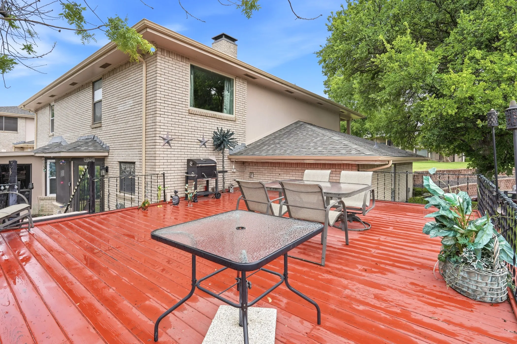 Condominium For Sale in Dallas County , 5860 Marina Drive 24, Garland, Texas 75043, 3 Bedroom, 4 Bathroom, Garage spaces, 2,164 Sqft, built in 1977, mls#21280511, Real Estate Agent in Garland, Homes For Sale in Dallas county, Homes For Sale in Garland, Realtor in Garland Texas, Real Estate Brokerage Independent Realty Texas, Luminita Cordes Realtor