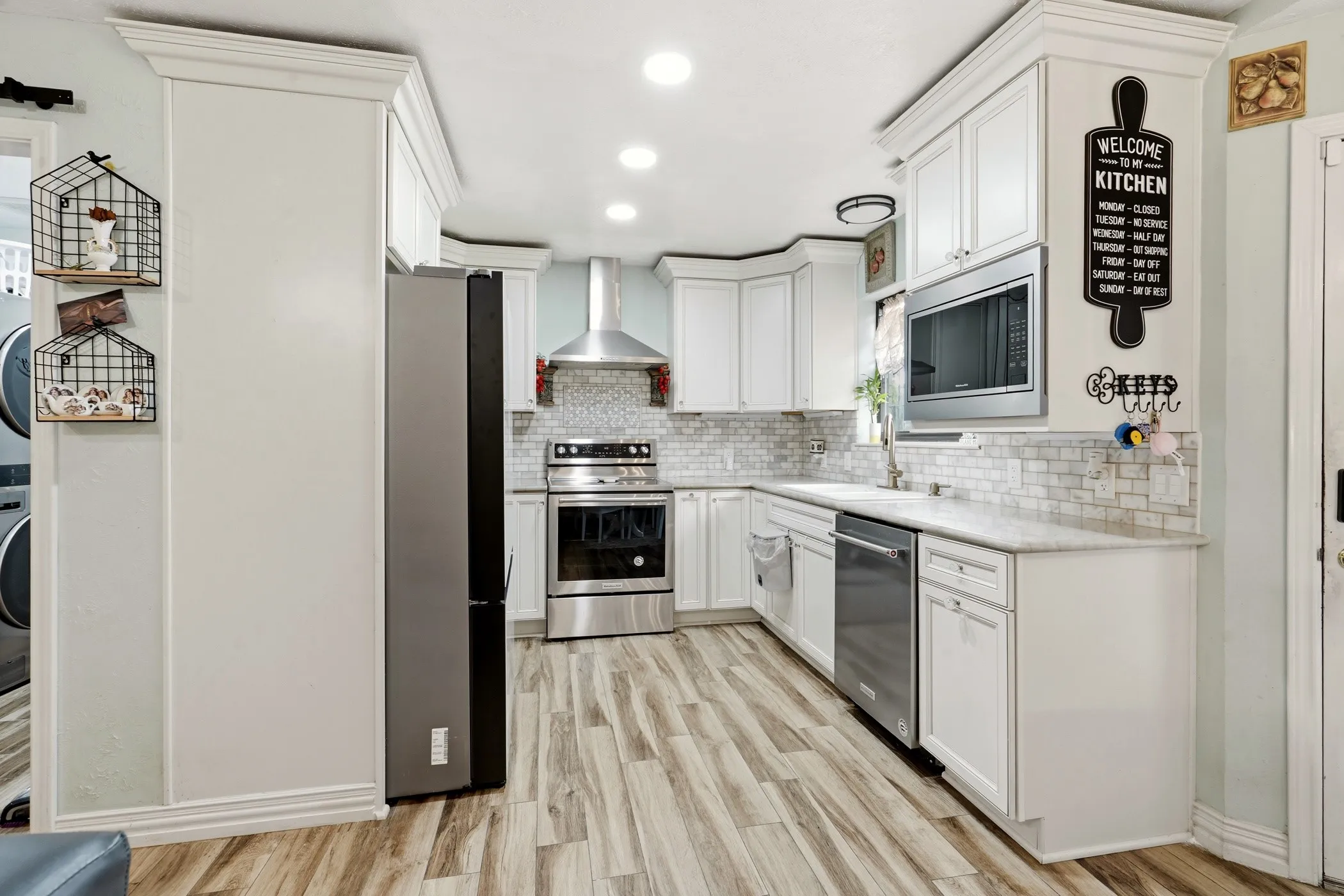 Condominium For Sale in Dallas County , 5860 Marina Drive 24, Garland, Texas 75043, 3 Bedroom, 4 Bathroom, Garage spaces, 2,164 Sqft, built in 1977, mls#21280511, Real Estate Agent in Garland, Homes For Sale in Dallas county, Homes For Sale in Garland, Realtor in Garland Texas, Real Estate Brokerage Independent Realty Texas, Luminita Cordes Realtor