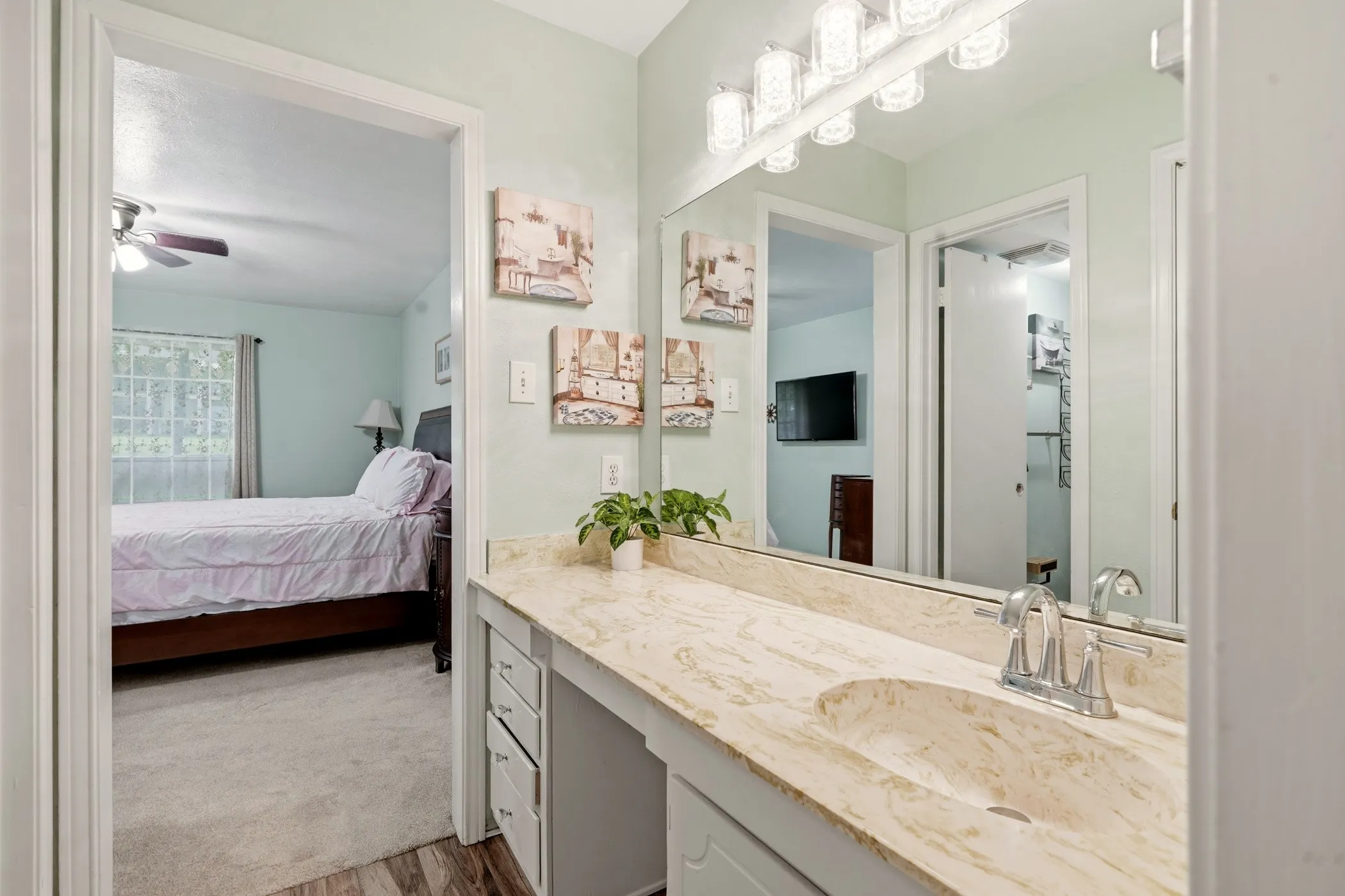 Condominium For Sale in Dallas County , 5860 Marina Drive 24, Garland, Texas 75043, 3 Bedroom, 4 Bathroom, Garage spaces, 2,164 Sqft, built in 1977, mls#21280511, Real Estate Agent in Garland, Homes For Sale in Dallas county, Homes For Sale in Garland, Realtor in Garland Texas, Real Estate Brokerage Independent Realty Texas, Luminita Cordes Realtor