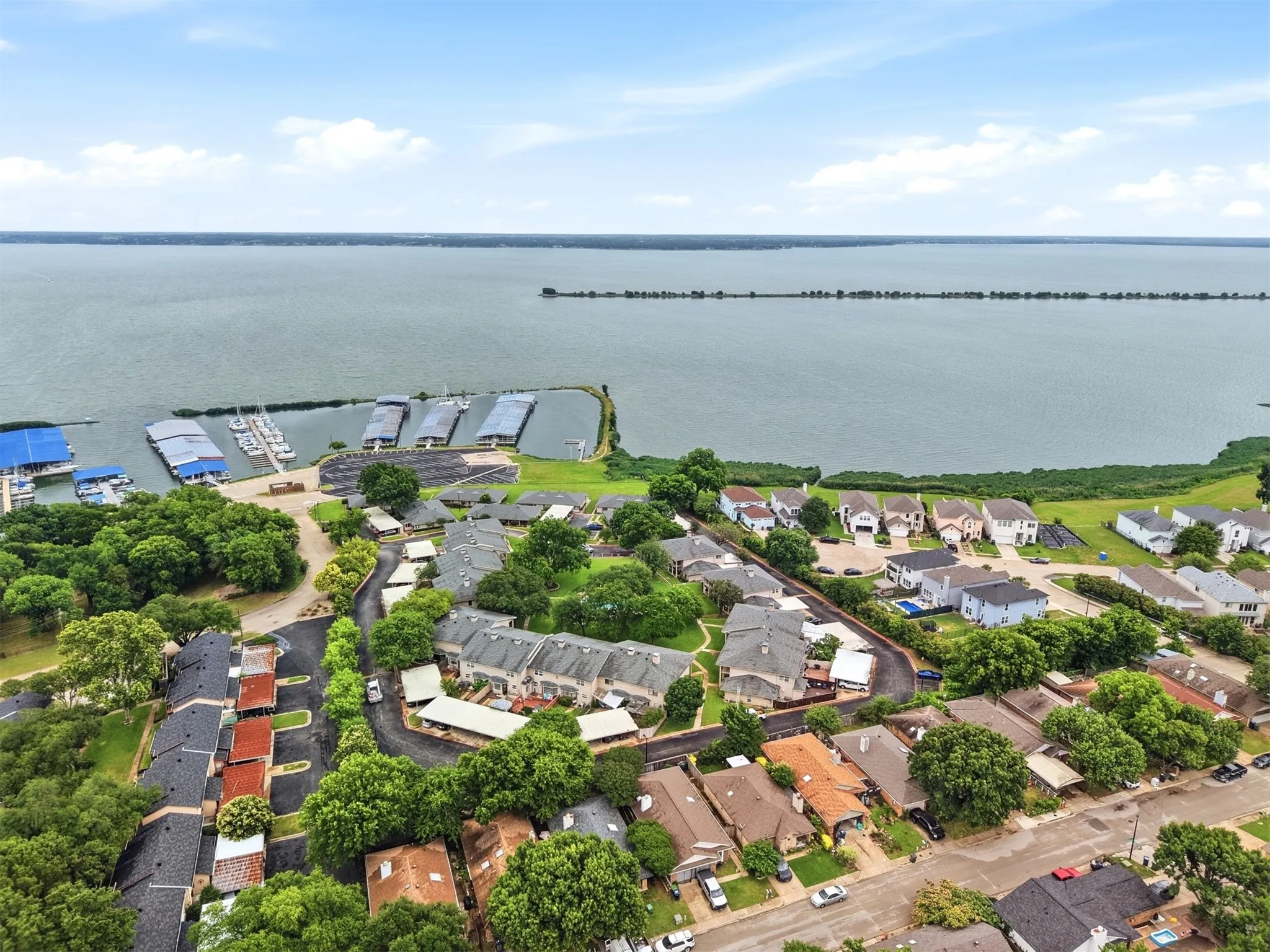 Condominium For Sale in Dallas County , 5860 Marina Drive 24, Garland, Texas 75043, 3 Bedroom, 4 Bathroom, Garage spaces, 2,164 Sqft, built in 1977, mls#21280511, Real Estate Agent in Garland, Homes For Sale in Dallas county, Homes For Sale in Garland, Realtor in Garland Texas, Real Estate Brokerage Independent Realty Texas, Luminita Cordes Realtor