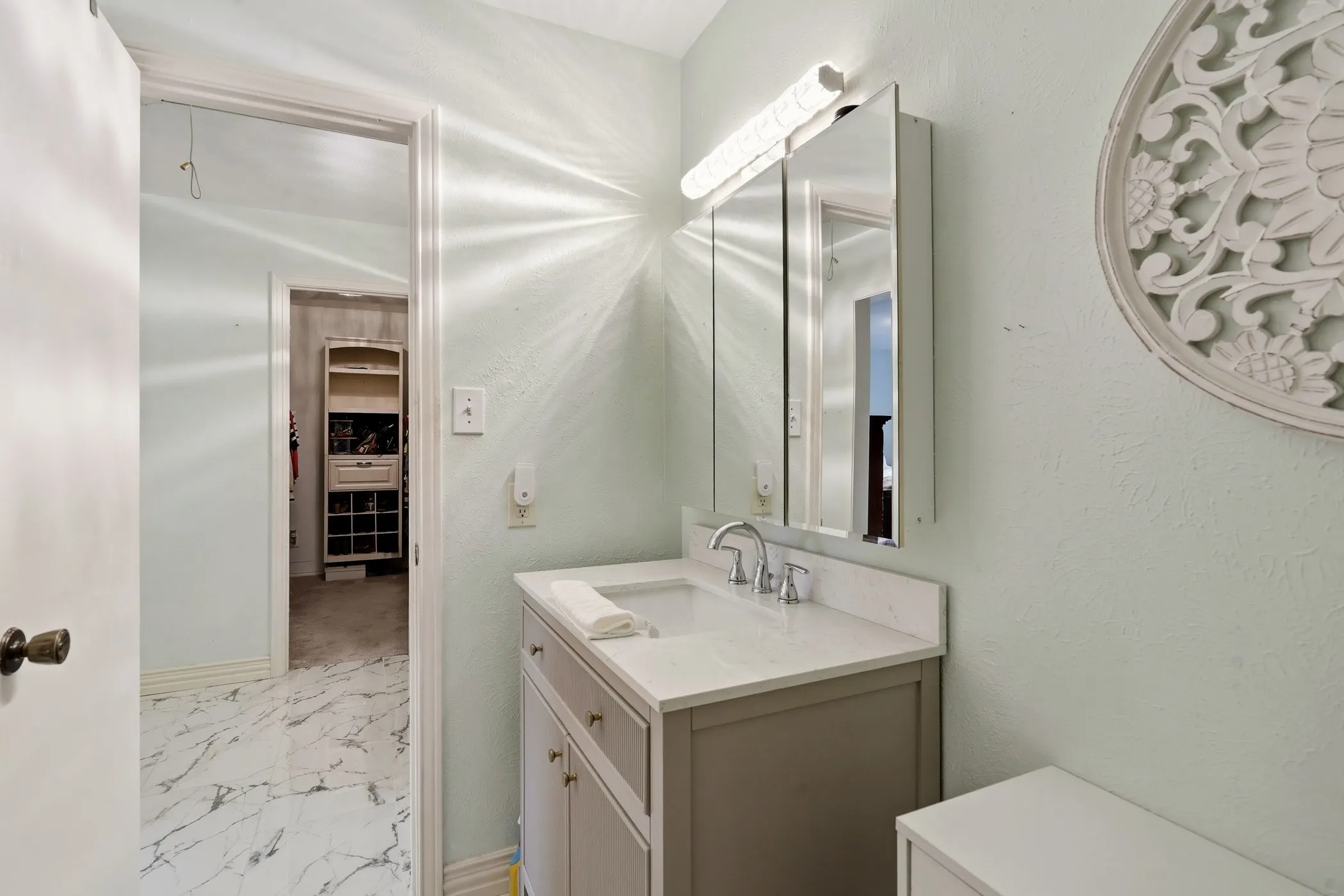 Condominium For Sale in Dallas County , 5860 Marina Drive 24, Garland, Texas 75043, 3 Bedroom, 4 Bathroom, Garage spaces, 2,164 Sqft, built in 1977, mls#21280511, Real Estate Agent in Garland, Homes For Sale in Dallas county, Homes For Sale in Garland, Realtor in Garland Texas, Real Estate Brokerage Independent Realty Texas, Luminita Cordes Realtor