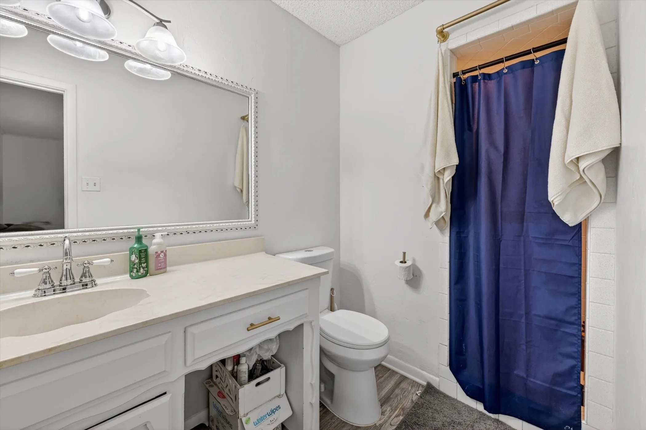 Single Family Residence For Sale in Grayson County , 1224 S Lang Avenue, Denison, Texas 75020, 3 Bedroom, 2 Bathroom, 2 Garage spaces, 1,870 Sqft, built in 1974, mls#21279313, Real Estate Agent in Denison, Homes For Sale in Grayson county, Homes For Sale in Denison, Realtor in Denison Texas, Real Estate Brokerage Independent Realty Texas, Luminita Cordes Realtor