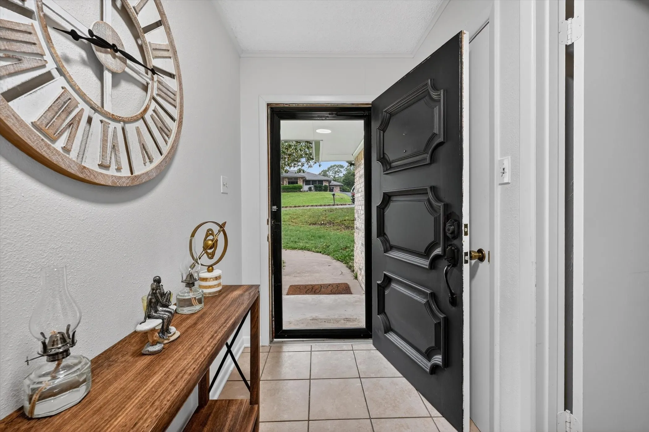 Single Family Residence For Sale in Grayson County , 1224 S Lang Avenue, Denison, Texas 75020, 3 Bedroom, 2 Bathroom, 2 Garage spaces, 1,870 Sqft, built in 1974, mls#21279313, Real Estate Agent in Denison, Homes For Sale in Grayson county, Homes For Sale in Denison, Realtor in Denison Texas, Real Estate Brokerage Independent Realty Texas, Luminita Cordes Realtor
