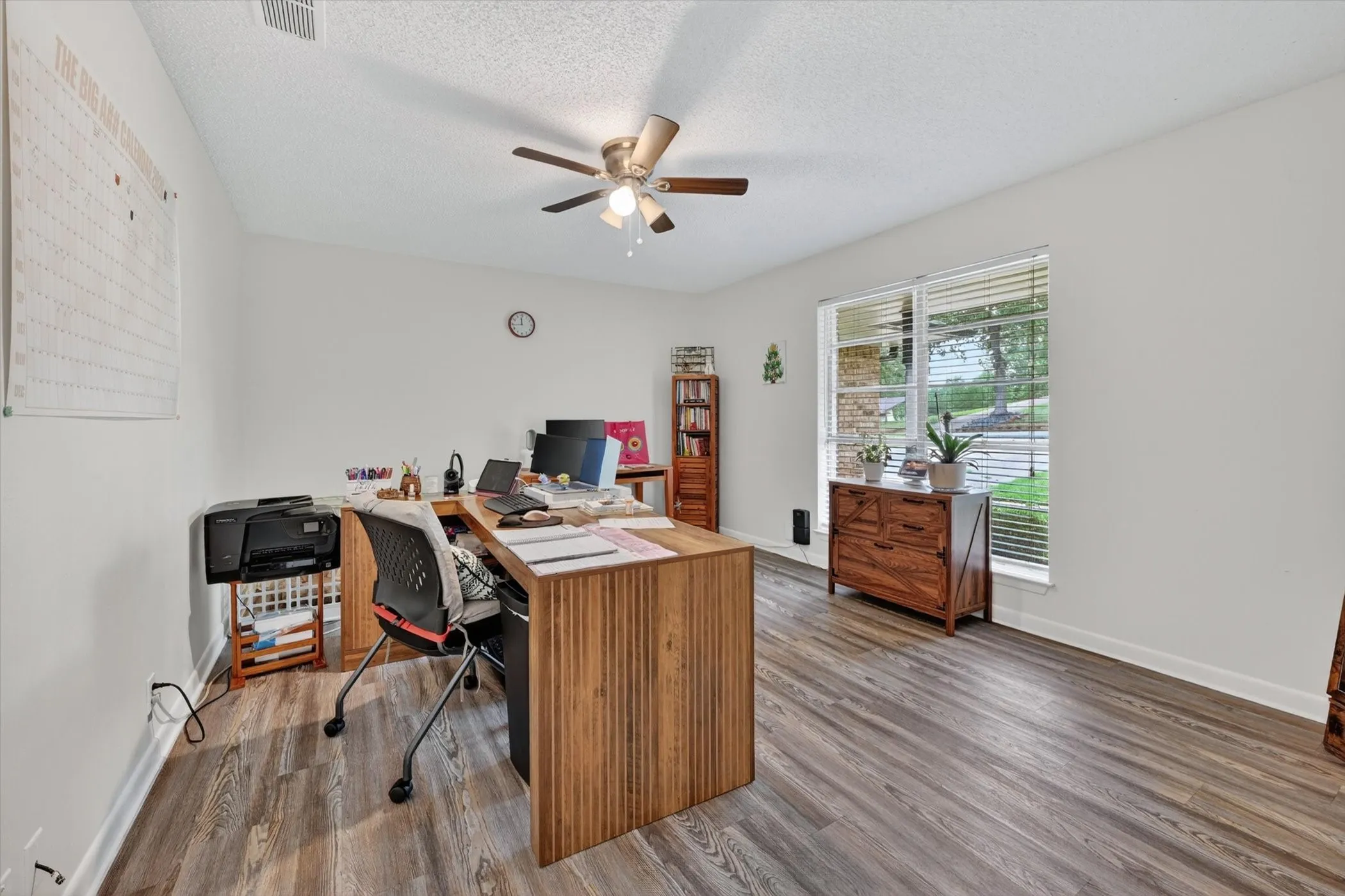 Single Family Residence For Sale in Grayson County , 1224 S Lang Avenue, Denison, Texas 75020, 3 Bedroom, 2 Bathroom, 2 Garage spaces, 1,870 Sqft, built in 1974, mls#21279313, Real Estate Agent in Denison, Homes For Sale in Grayson county, Homes For Sale in Denison, Realtor in Denison Texas, Real Estate Brokerage Independent Realty Texas, Luminita Cordes Realtor