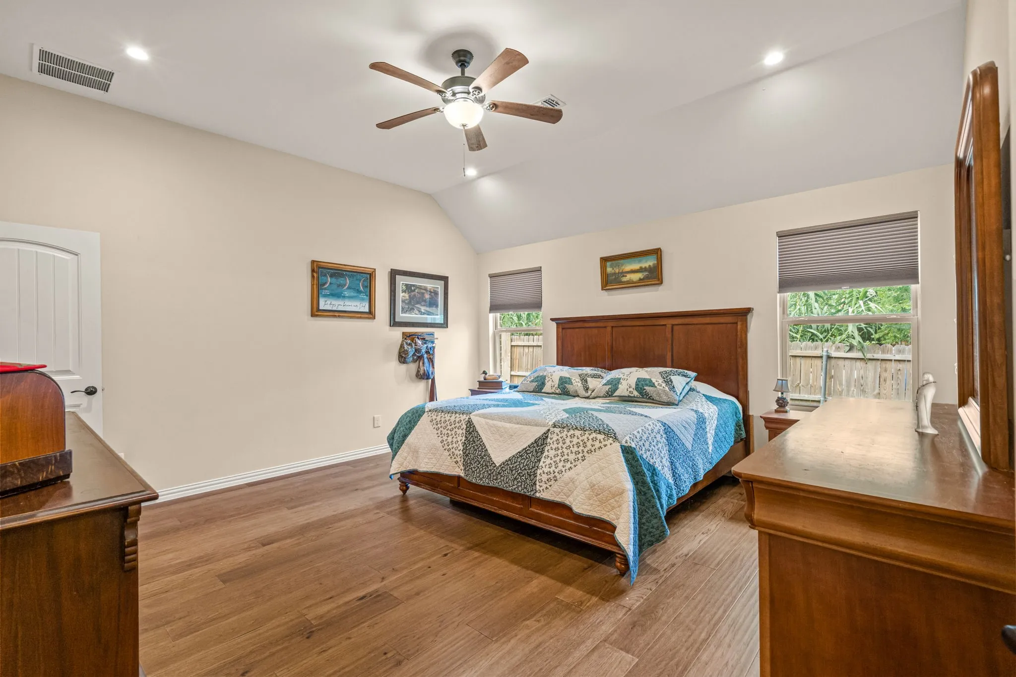 Single Family Residence For Sale in Denton County , 606 Hillside Circle, Little Elm, Texas 75068, 3 Bedroom, 2 Bathroom, 2 Garage spaces, 2,315 Sqft, built in 2020, mls#21282189, Real Estate Agent in Little Elm, Homes For Sale in Denton county, Homes For Sale in Little Elm, Realtor in Little Elm Texas, Real Estate Brokerage Independent Realty Texas, Luminita Cordes Realtor