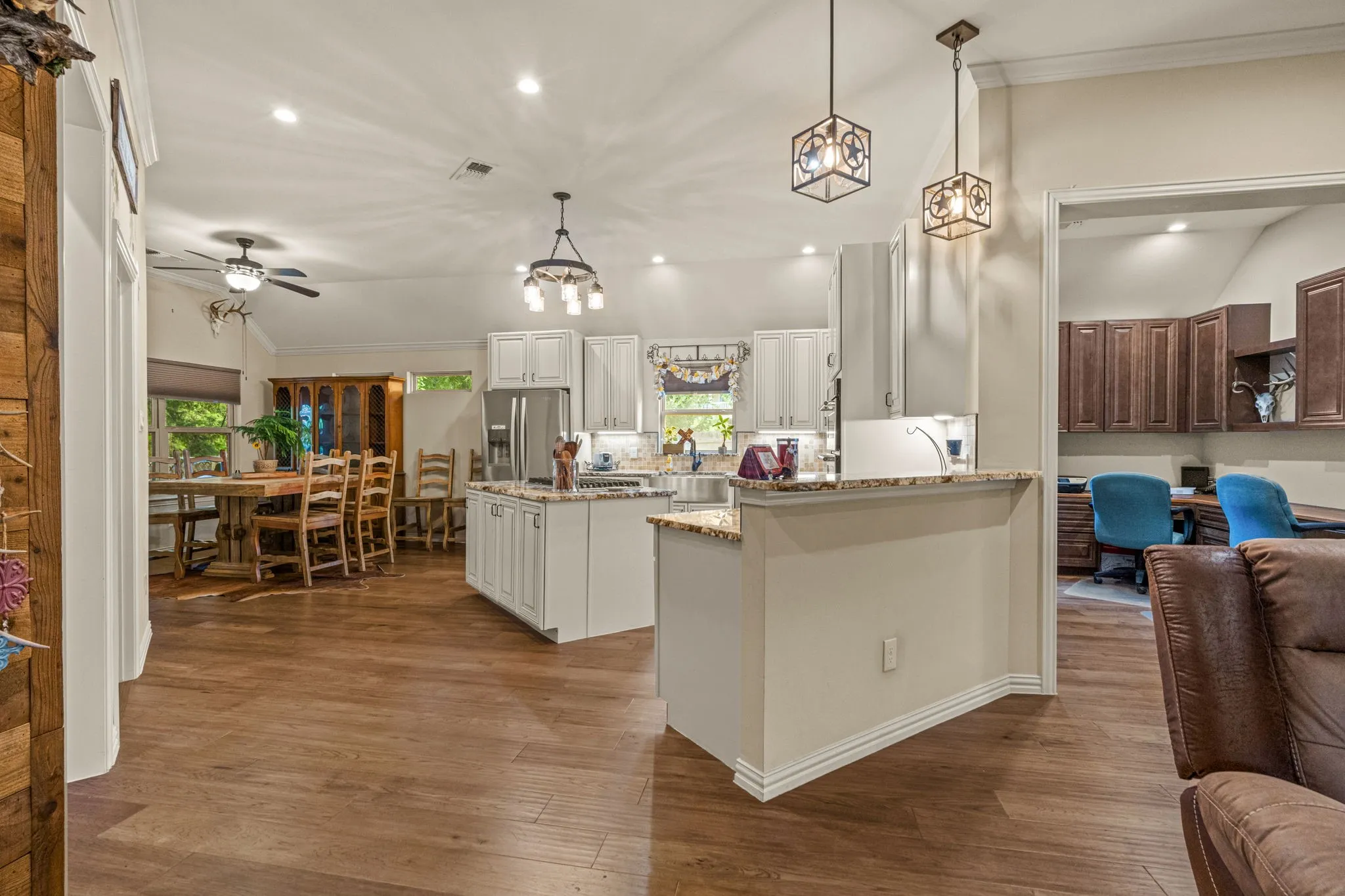 Single Family Residence For Sale in Denton County , 606 Hillside Circle, Little Elm, Texas 75068, 3 Bedroom, 2 Bathroom, 2 Garage spaces, 2,315 Sqft, built in 2020, mls#21282189, Real Estate Agent in Little Elm, Homes For Sale in Denton county, Homes For Sale in Little Elm, Realtor in Little Elm Texas, Real Estate Brokerage Independent Realty Texas, Luminita Cordes Realtor