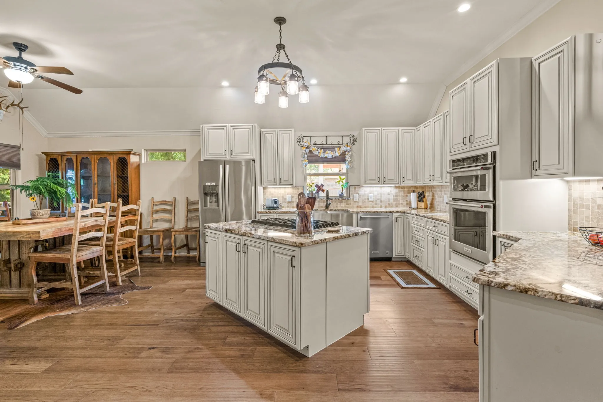 Single Family Residence For Sale in Denton County , 606 Hillside Circle, Little Elm, Texas 75068, 3 Bedroom, 2 Bathroom, 2 Garage spaces, 2,315 Sqft, built in 2020, mls#21282189, Real Estate Agent in Little Elm, Homes For Sale in Denton county, Homes For Sale in Little Elm, Realtor in Little Elm Texas, Real Estate Brokerage Independent Realty Texas, Luminita Cordes Realtor