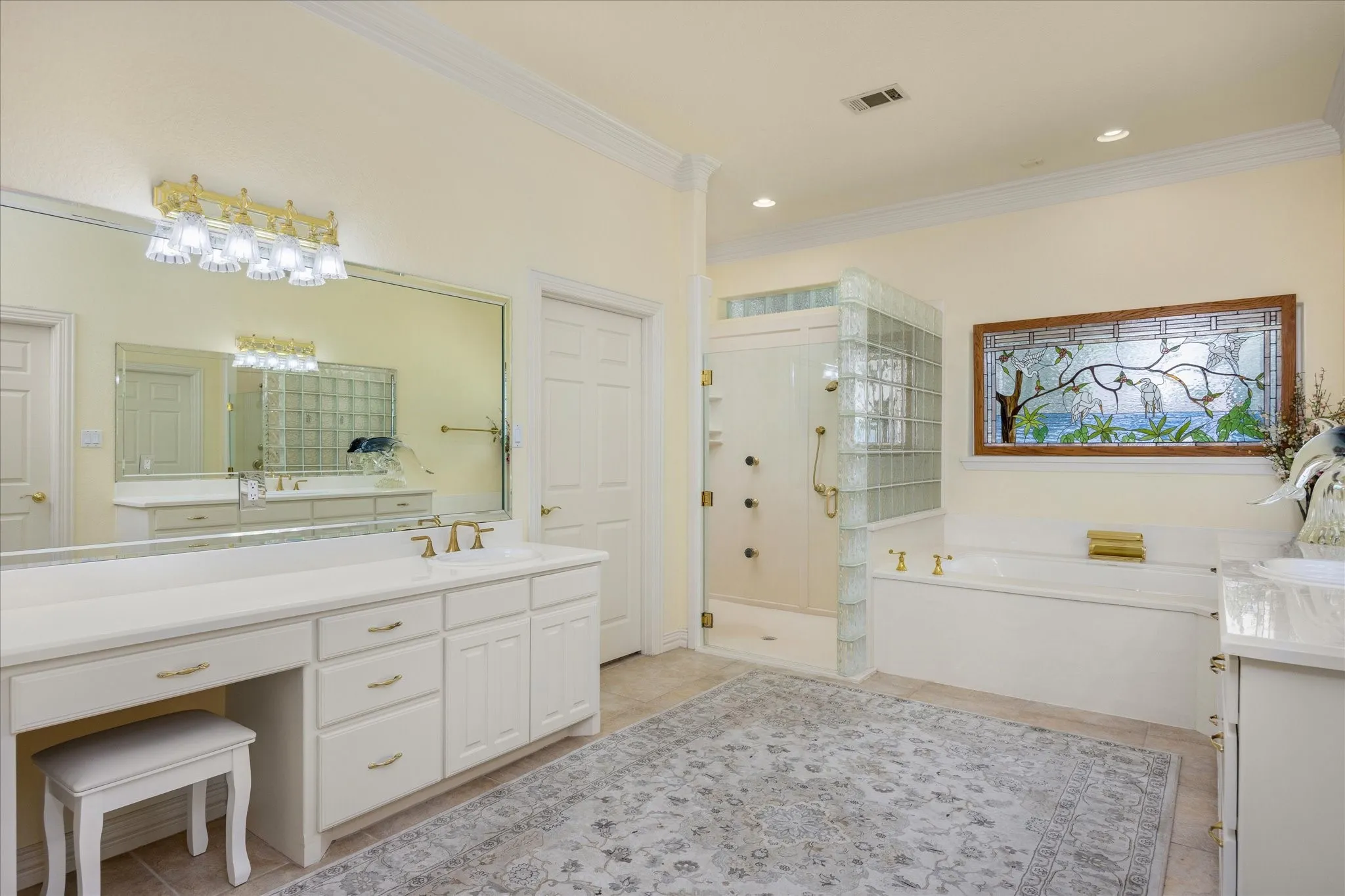 Single Family Residence For Sale in Hood County , 5501 Flagstick Drive, Granbury, Texas 76049, 3 Bedroom, 4 Bathroom, 3 Garage spaces, 3,822 Sqft, built in 2001, mls#21281389, Real Estate Agent in Granbury, Homes For Sale in Hood county, Homes For Sale in Granbury, Realtor in Granbury Texas, Real Estate Brokerage Independent Realty Texas, Luminita Cordes Realtor