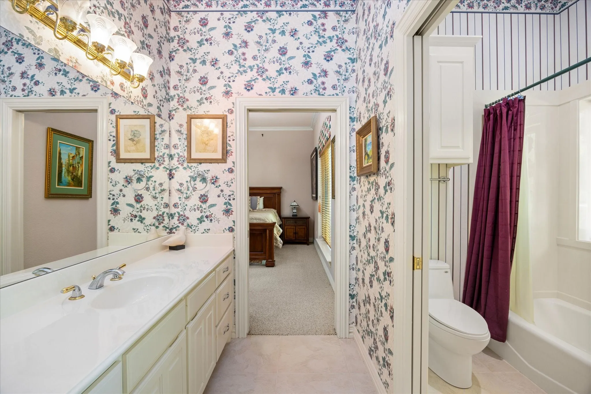 Single Family Residence For Sale in Hood County , 5501 Flagstick Drive, Granbury, Texas 76049, 3 Bedroom, 4 Bathroom, 3 Garage spaces, 3,822 Sqft, built in 2001, mls#21281389, Real Estate Agent in Granbury, Homes For Sale in Hood county, Homes For Sale in Granbury, Realtor in Granbury Texas, Real Estate Brokerage Independent Realty Texas, Luminita Cordes Realtor