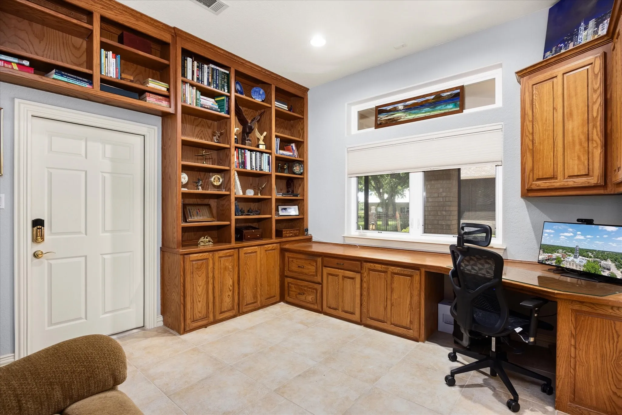 Single Family Residence For Sale in Hood County , 5501 Flagstick Drive, Granbury, Texas 76049, 3 Bedroom, 4 Bathroom, 3 Garage spaces, 3,822 Sqft, built in 2001, mls#21281389, Real Estate Agent in Granbury, Homes For Sale in Hood county, Homes For Sale in Granbury, Realtor in Granbury Texas, Real Estate Brokerage Independent Realty Texas, Luminita Cordes Realtor