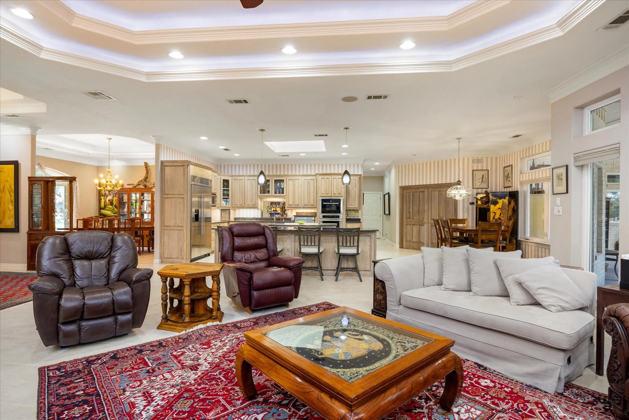 Single Family Residence For Sale in Hood County , 5501 Flagstick Drive, Granbury, Texas 76049, 3 Bedroom, 4 Bathroom, 3 Garage spaces, 3,822 Sqft, built in 2001, mls#21281389, Real Estate Agent in Granbury, Homes For Sale in Hood county, Homes For Sale in Granbury, Realtor in Granbury Texas, Real Estate Brokerage Independent Realty Texas, Luminita Cordes Realtor