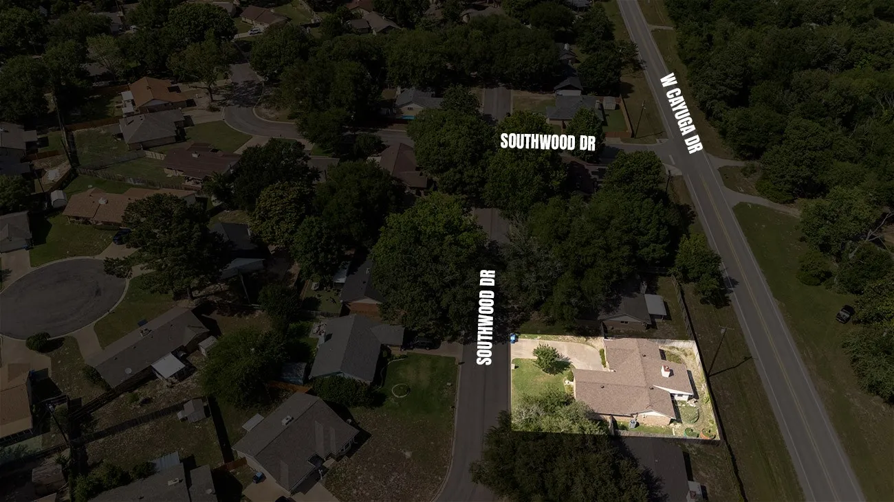 Single Family Residence For Sale in Henderson County , 782 Southwood Drive, Athens, Texas 75751, 3 Bedroom, 2 Bathroom, 1 Garage spaces, 1,536 Sqft, built in 1985, mls#21282826, Real Estate Agent in Athens, Homes For Sale in Henderson county, Homes For Sale in Athens, Realtor in Athens Texas, Real Estate Brokerage Independent Realty Texas, Luminita Cordes Realtor