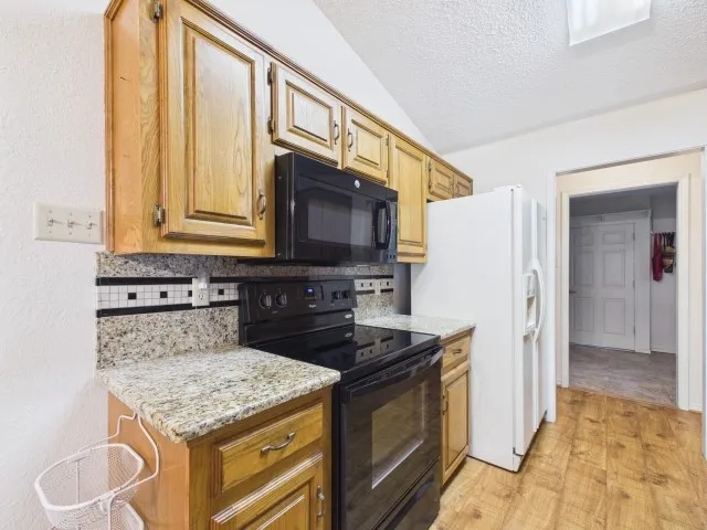 Single Family Residence For Sale in Henderson County , 782 Southwood Drive, Athens, Texas 75751, 3 Bedroom, 2 Bathroom, 1 Garage spaces, 1,536 Sqft, built in 1985, mls#21282826, Real Estate Agent in Athens, Homes For Sale in Henderson county, Homes For Sale in Athens, Realtor in Athens Texas, Real Estate Brokerage Independent Realty Texas, Luminita Cordes Realtor
