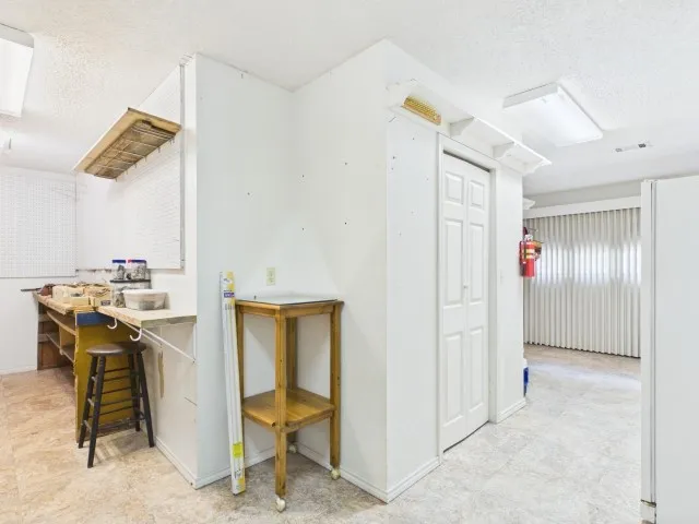 Single Family Residence For Sale in Henderson County , 782 Southwood Drive, Athens, Texas 75751, 3 Bedroom, 2 Bathroom, 1 Garage spaces, 1,536 Sqft, built in 1985, mls#21282826, Real Estate Agent in Athens, Homes For Sale in Henderson county, Homes For Sale in Athens, Realtor in Athens Texas, Real Estate Brokerage Independent Realty Texas, Luminita Cordes Realtor