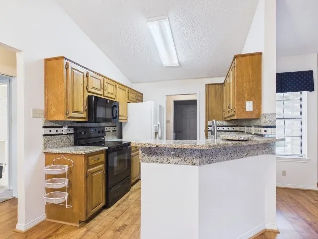 Single Family Residence For Sale in Henderson County , 782 Southwood Drive, Athens, Texas 75751, 3 Bedroom, 2 Bathroom, 1 Garage spaces, 1,536 Sqft, built in 1985, mls#21282826, Real Estate Agent in Athens, Homes For Sale in Henderson county, Homes For Sale in Athens, Realtor in Athens Texas, Real Estate Brokerage Independent Realty Texas, Luminita Cordes Realtor