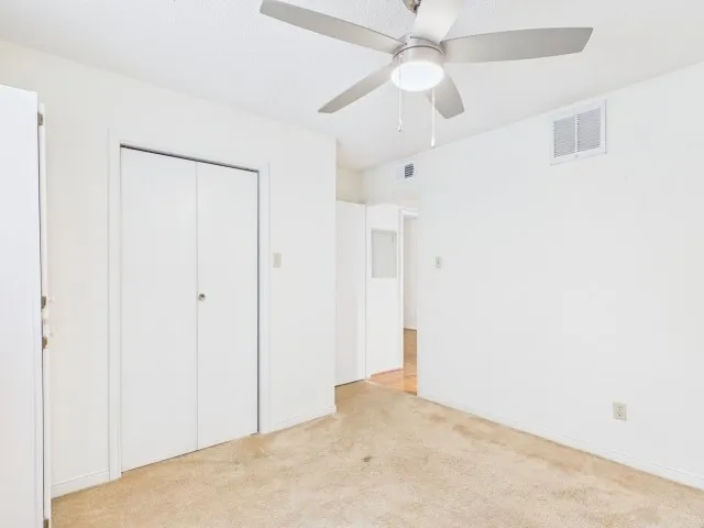 Single Family Residence For Sale in Henderson County , 782 Southwood Drive, Athens, Texas 75751, 3 Bedroom, 2 Bathroom, 1 Garage spaces, 1,536 Sqft, built in 1985, mls#21282826, Real Estate Agent in Athens, Homes For Sale in Henderson county, Homes For Sale in Athens, Realtor in Athens Texas, Real Estate Brokerage Independent Realty Texas, Luminita Cordes Realtor