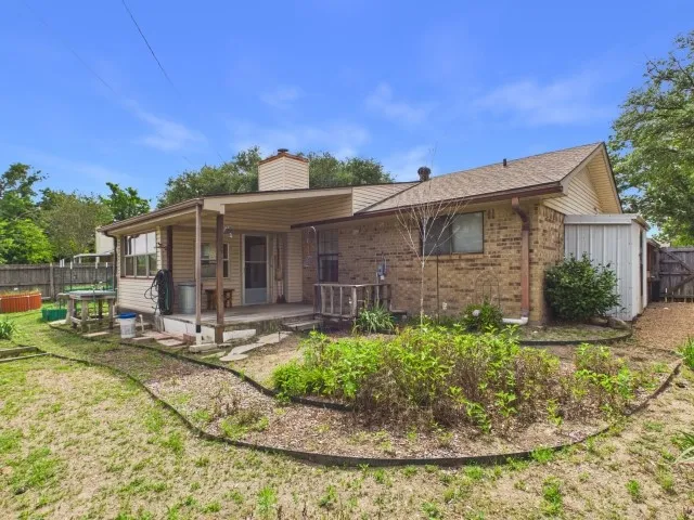 Single Family Residence For Sale in Henderson County , 782 Southwood Drive, Athens, Texas 75751, 3 Bedroom, 2 Bathroom, 1 Garage spaces, 1,536 Sqft, built in 1985, mls#21282826, Real Estate Agent in Athens, Homes For Sale in Henderson county, Homes For Sale in Athens, Realtor in Athens Texas, Real Estate Brokerage Independent Realty Texas, Luminita Cordes Realtor