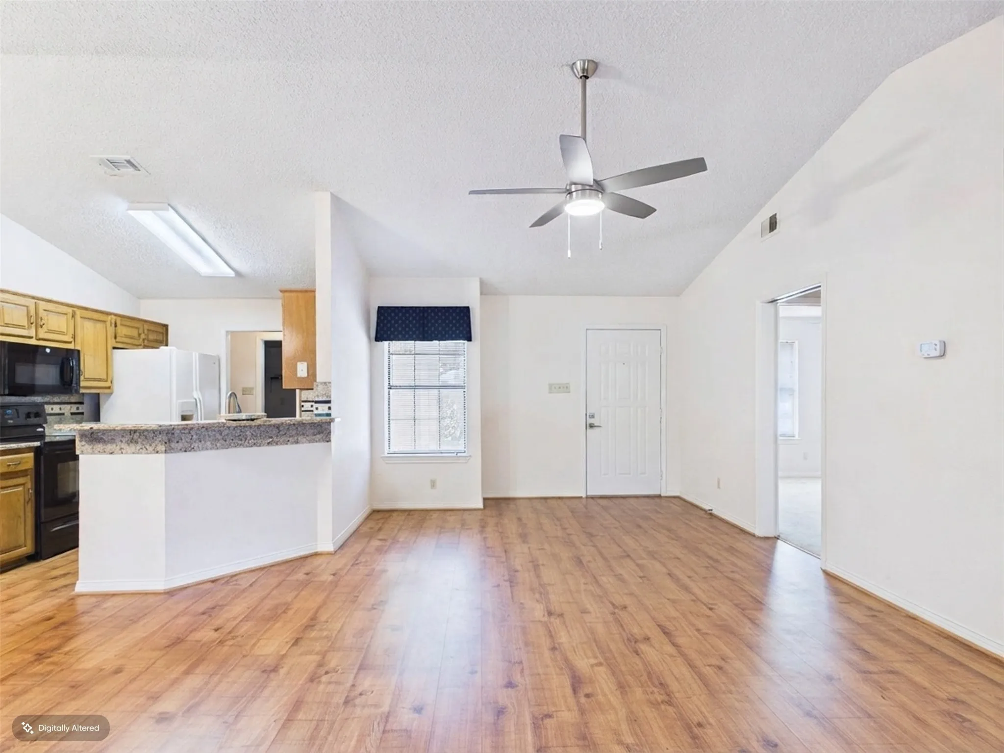 Single Family Residence For Sale in Henderson County , 782 Southwood Drive, Athens, Texas 75751, 3 Bedroom, 2 Bathroom, 1 Garage spaces, 1,536 Sqft, built in 1985, mls#21282826, Real Estate Agent in Athens, Homes For Sale in Henderson county, Homes For Sale in Athens, Realtor in Athens Texas, Real Estate Brokerage Independent Realty Texas, Luminita Cordes Realtor