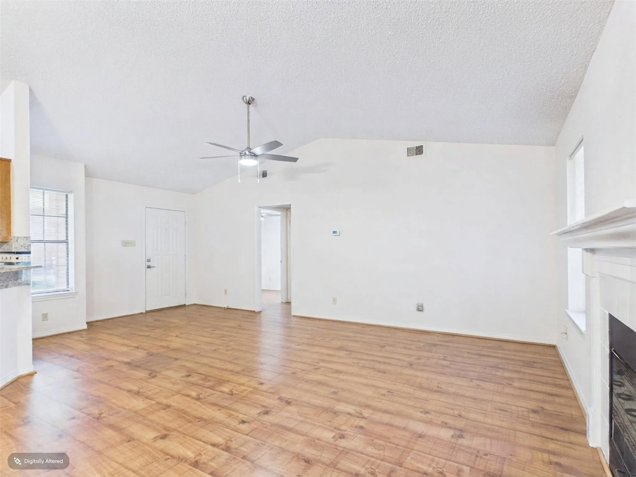 Single Family Residence For Sale in Henderson County , 782 Southwood Drive, Athens, Texas 75751, 3 Bedroom, 2 Bathroom, 1 Garage spaces, 1,536 Sqft, built in 1985, mls#21282826, Real Estate Agent in Athens, Homes For Sale in Henderson county, Homes For Sale in Athens, Realtor in Athens Texas, Real Estate Brokerage Independent Realty Texas, Luminita Cordes Realtor