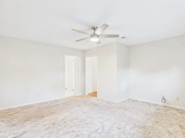 Single Family Residence For Sale in Henderson County , 782 Southwood Drive, Athens, Texas 75751, 3 Bedroom, 2 Bathroom, 1 Garage spaces, 1,536 Sqft, built in 1985, mls#21282826, Real Estate Agent in Athens, Homes For Sale in Henderson county, Homes For Sale in Athens, Realtor in Athens Texas, Real Estate Brokerage Independent Realty Texas, Luminita Cordes Realtor