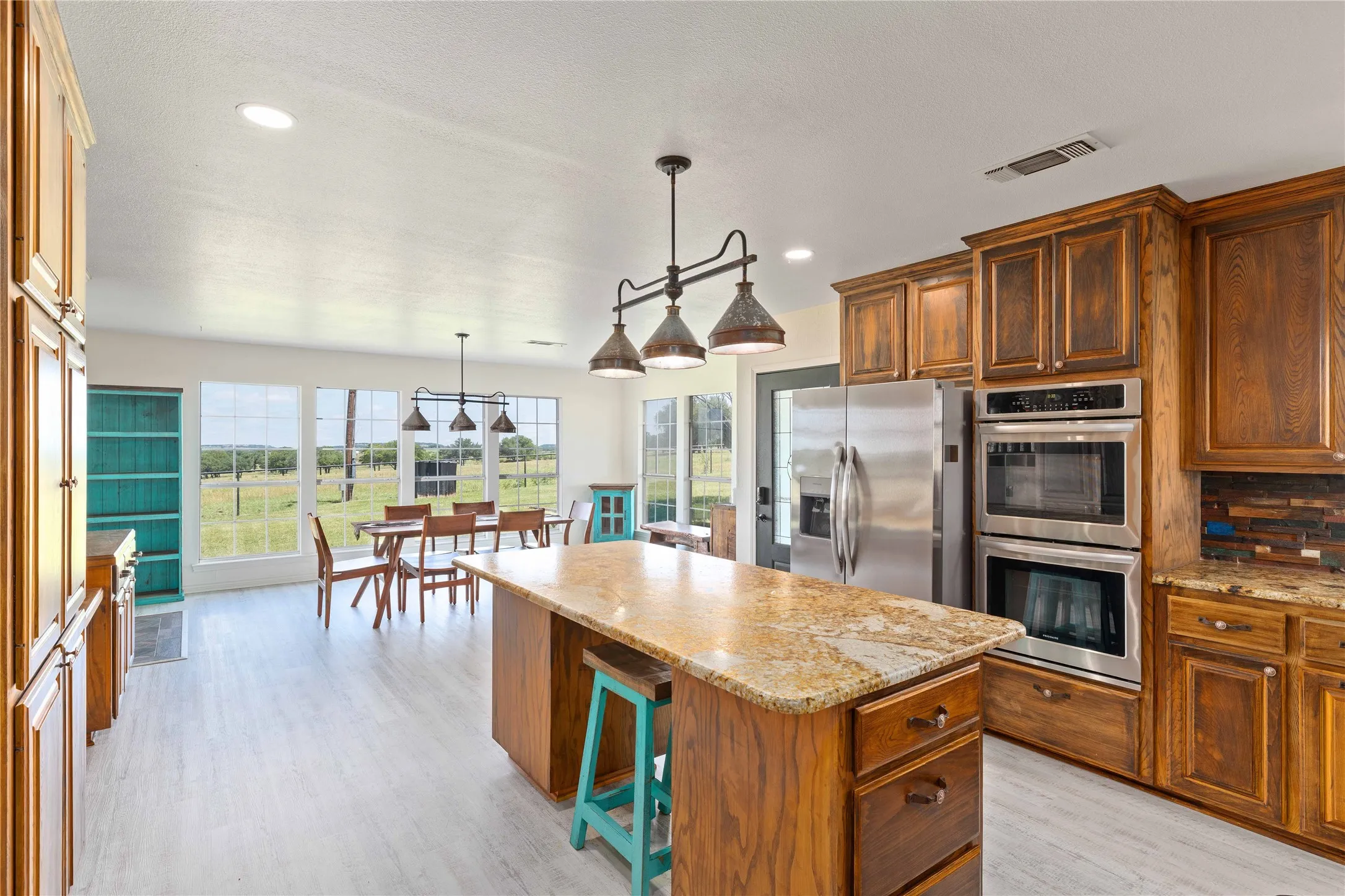 Single Family Residence For Sale in Brown County , 19050 County Road 487, May, Texas 76857, 3 Bedroom, 3 Bathroom, Garage spaces, 2,429 Sqft, built in 2007, mls#21279511, Real Estate Agent in May, Homes For Sale in Brown county, Homes For Sale in May, Realtor in May Texas, Real Estate Brokerage Independent Realty Texas, Luminita Cordes Realtor