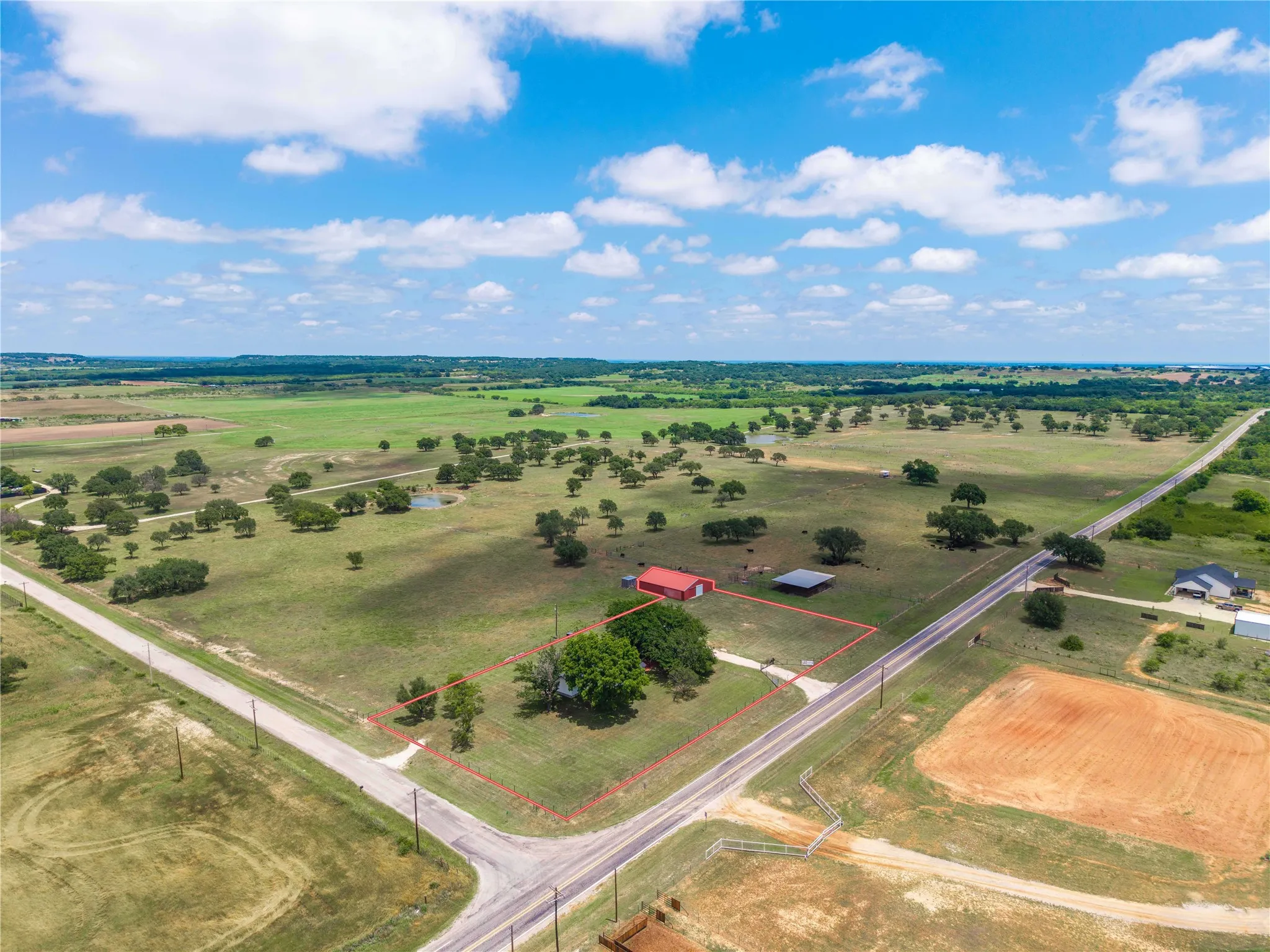 Single Family Residence For Sale in Brown County , 19050 County Road 487, May, Texas 76857, 3 Bedroom, 3 Bathroom, Garage spaces, 2,429 Sqft, built in 2007, mls#21279511, Real Estate Agent in May, Homes For Sale in Brown county, Homes For Sale in May, Realtor in May Texas, Real Estate Brokerage Independent Realty Texas, Luminita Cordes Realtor