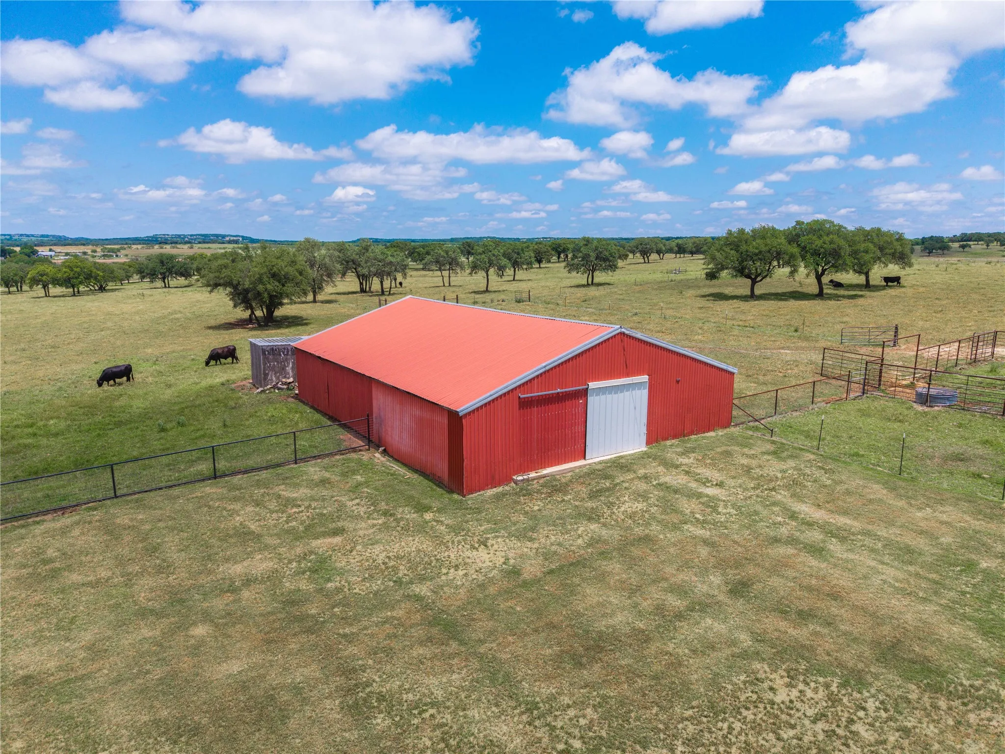Single Family Residence For Sale in Brown County , 19050 County Road 487, May, Texas 76857, 3 Bedroom, 3 Bathroom, Garage spaces, 2,429 Sqft, built in 2007, mls#21279511, Real Estate Agent in May, Homes For Sale in Brown county, Homes For Sale in May, Realtor in May Texas, Real Estate Brokerage Independent Realty Texas, Luminita Cordes Realtor
