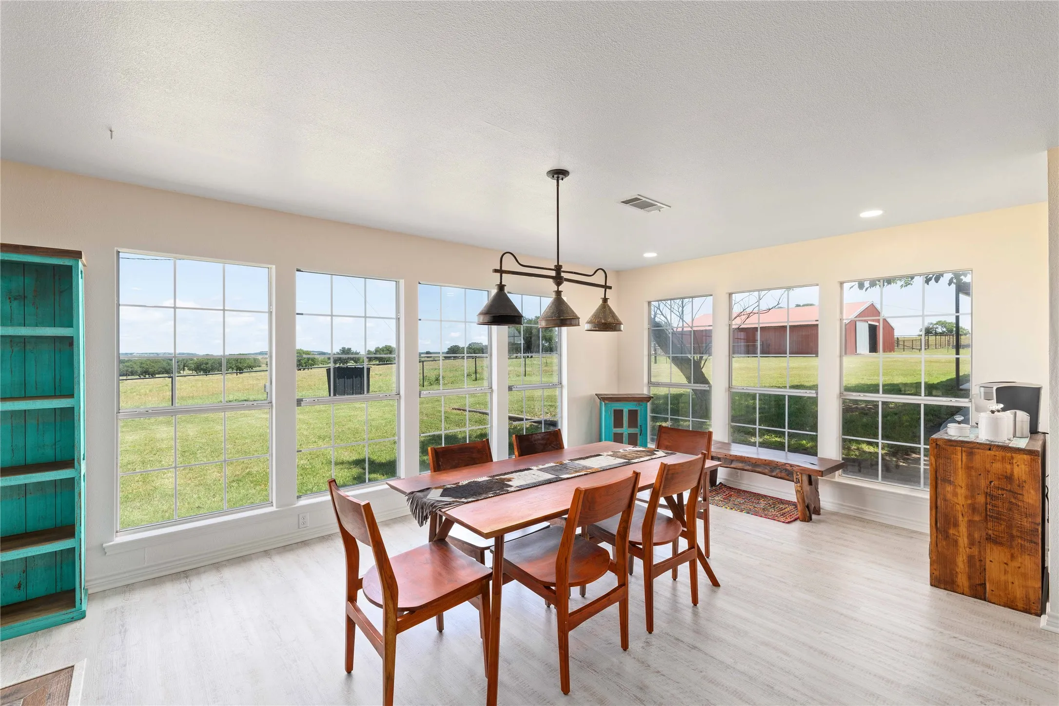 Single Family Residence For Sale in Brown County , 19050 County Road 487, May, Texas 76857, 3 Bedroom, 3 Bathroom, Garage spaces, 2,429 Sqft, built in 2007, mls#21279511, Real Estate Agent in May, Homes For Sale in Brown county, Homes For Sale in May, Realtor in May Texas, Real Estate Brokerage Independent Realty Texas, Luminita Cordes Realtor