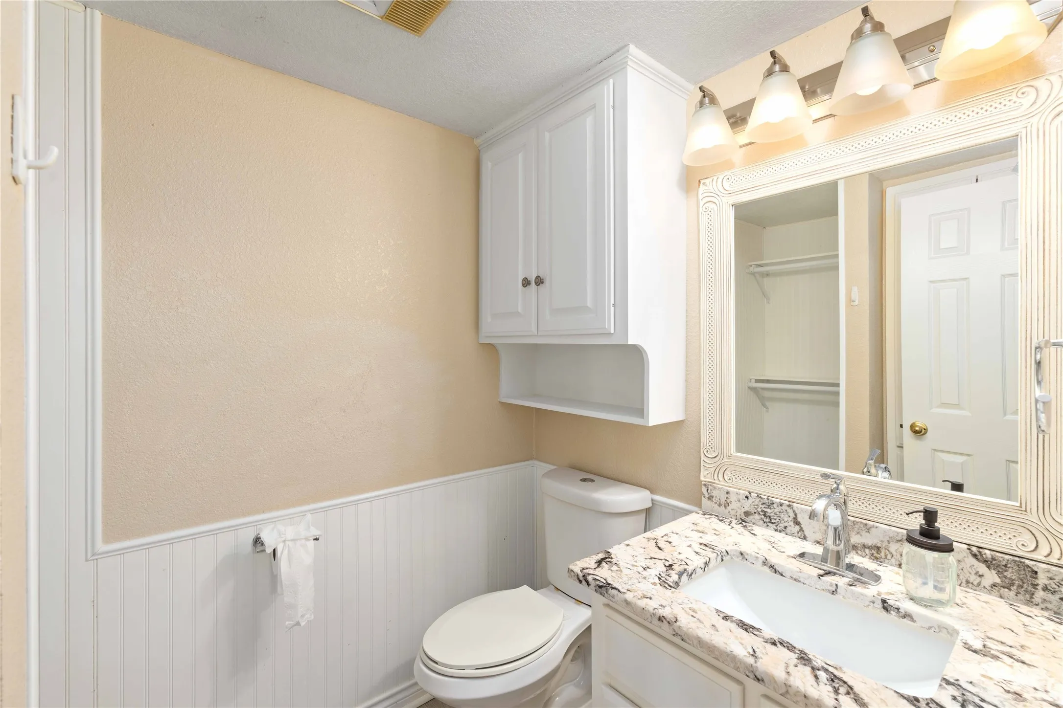Single Family Residence For Sale in Brown County , 19050 County Road 487, May, Texas 76857, 3 Bedroom, 3 Bathroom, Garage spaces, 2,429 Sqft, built in 2007, mls#21279511, Real Estate Agent in May, Homes For Sale in Brown county, Homes For Sale in May, Realtor in May Texas, Real Estate Brokerage Independent Realty Texas, Luminita Cordes Realtor