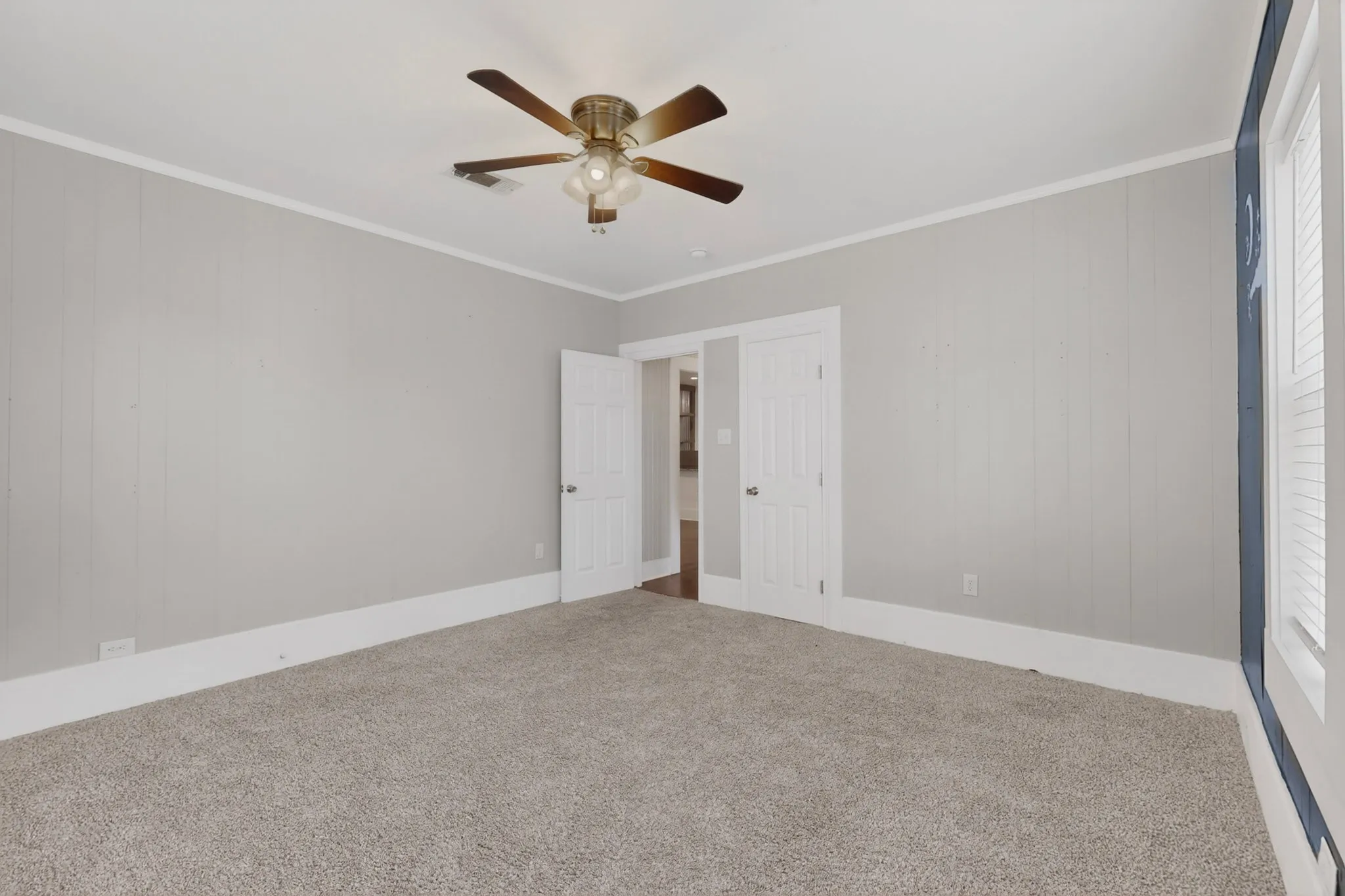 Single Family Residence For Sale in Ellis County , 206 Farley Street, Waxahachie, Texas 75165, 4 Bedroom, 3 Bathroom, 2 Garage spaces, 2,153 Sqft, built in 1940, mls#21282863, Real Estate Agent in Waxahachie, Homes For Sale in Ellis county, Homes For Sale in Waxahachie, Realtor in Waxahachie Texas, Real Estate Brokerage Independent Realty Texas, Luminita Cordes Realtor