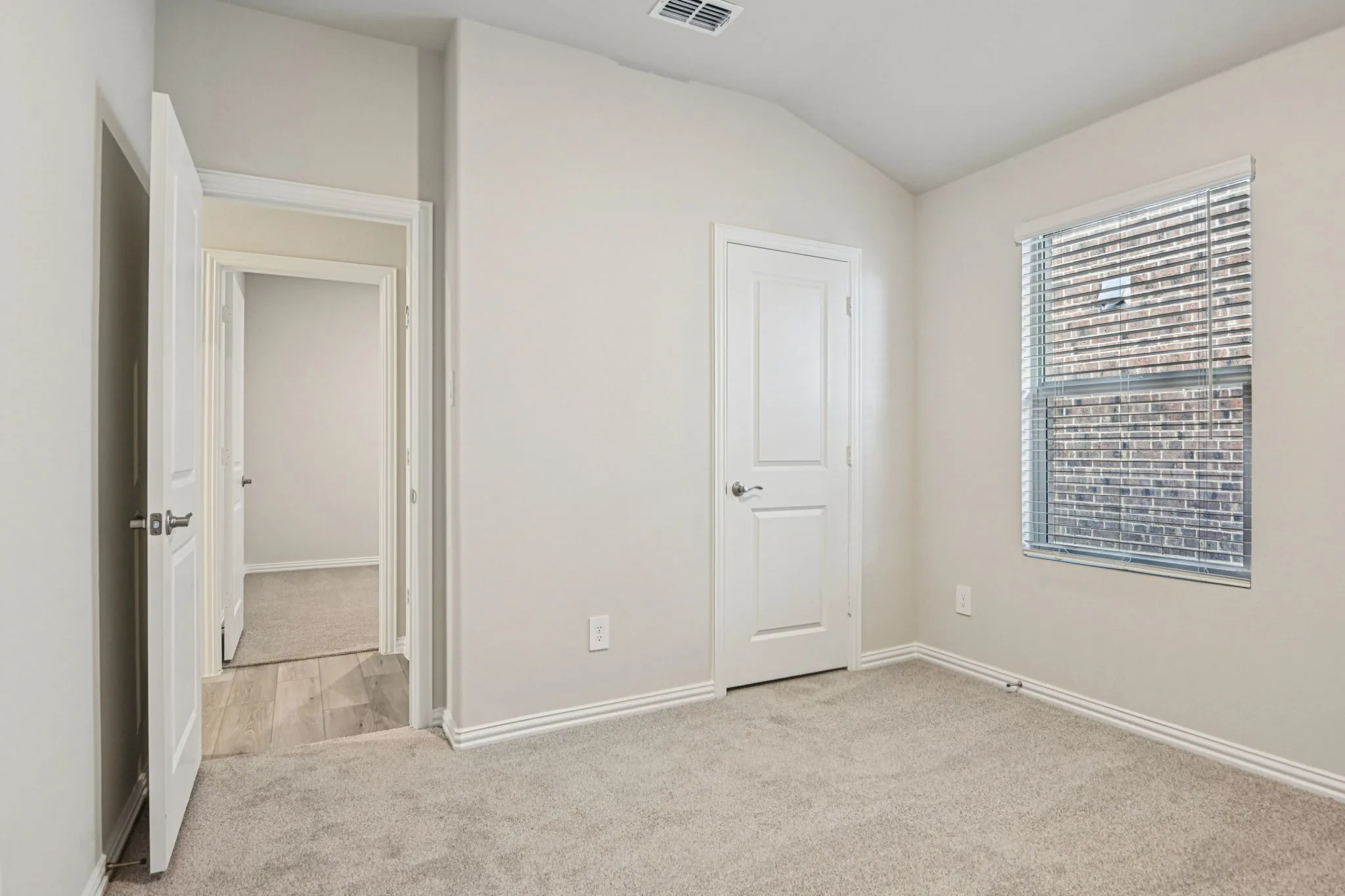  Photo is not of the actual home, but is an inspirational photo of builder’s model home and may depict options, furnishings, and/or decorator features that are not included.
