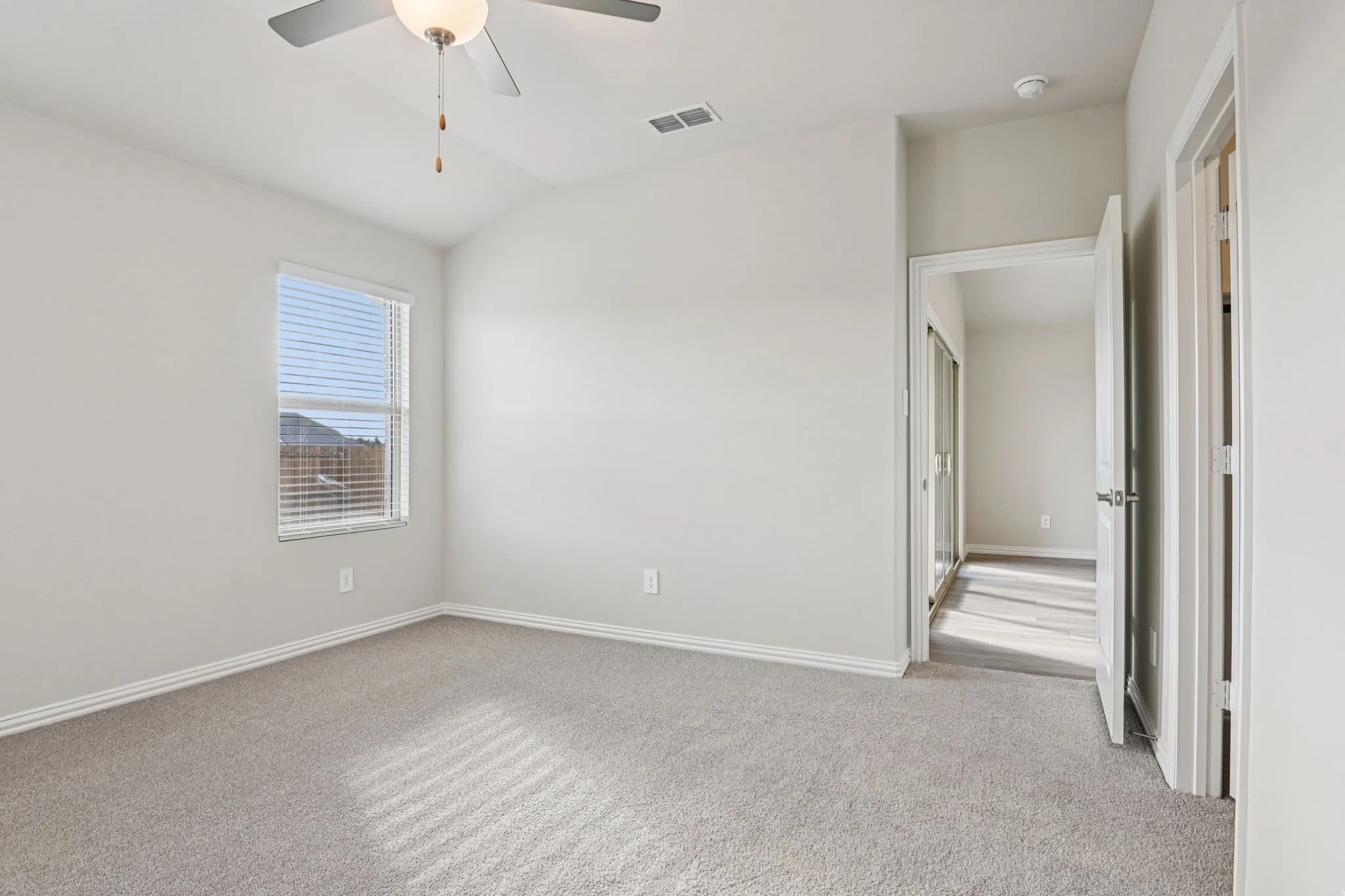  Photo is not of the actual home, but is an inspirational photo of builder’s model home and may depict options, furnishings, and/or decorator features that are not included.
