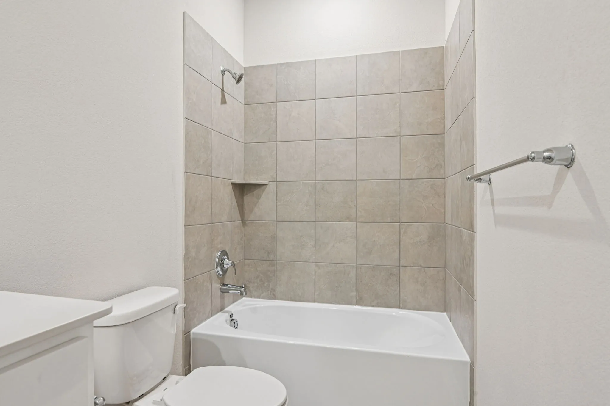  Photo is not of the actual home, but is an inspirational photo of builder’s model home and may depict options, furnishings, and/or decorator features that are not included.
