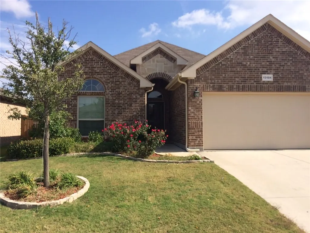 Single Family Residence For Rent in Tarrant County , 13104 Palancar Drive, Fort Worth, Texas 76244, 4 Bedroom, 3 Bathroom, 2 Garage spaces, 2,664 Sqft, built in 2014, mls#21282892, Real Estate Agent in Fort Worth, Homes For Rent in Tarrant county, Homes For Rent in Fort Worth, Realtor in Fort Worth Texas, Real Estate Brokerage Independent Realty Texas, Luminita Cordes Realtor