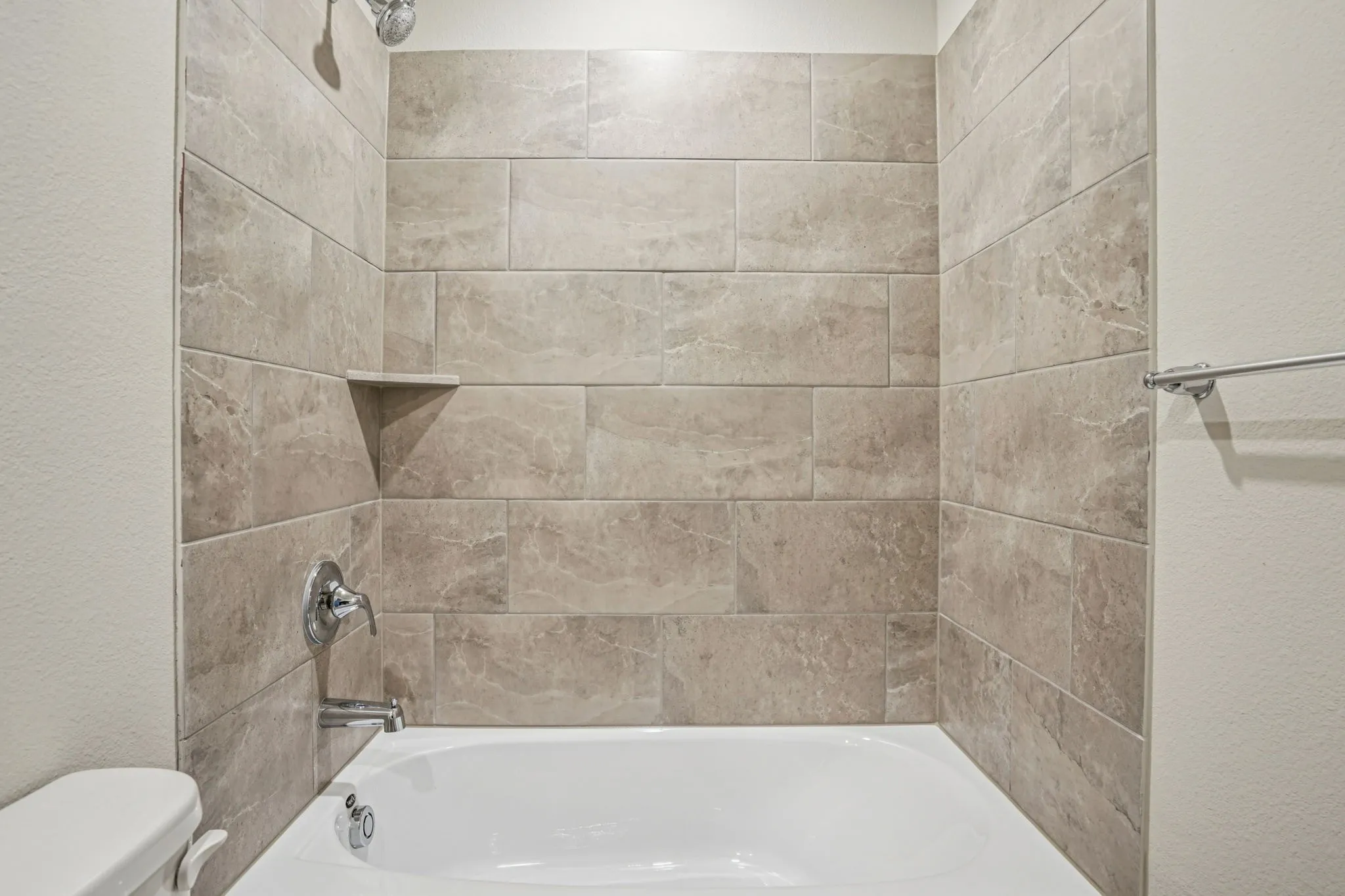  Photo is not of the actual home, but is an inspirational photo of builder’s model home and may depict options, furnishings, and/or decorator features that are not included.
