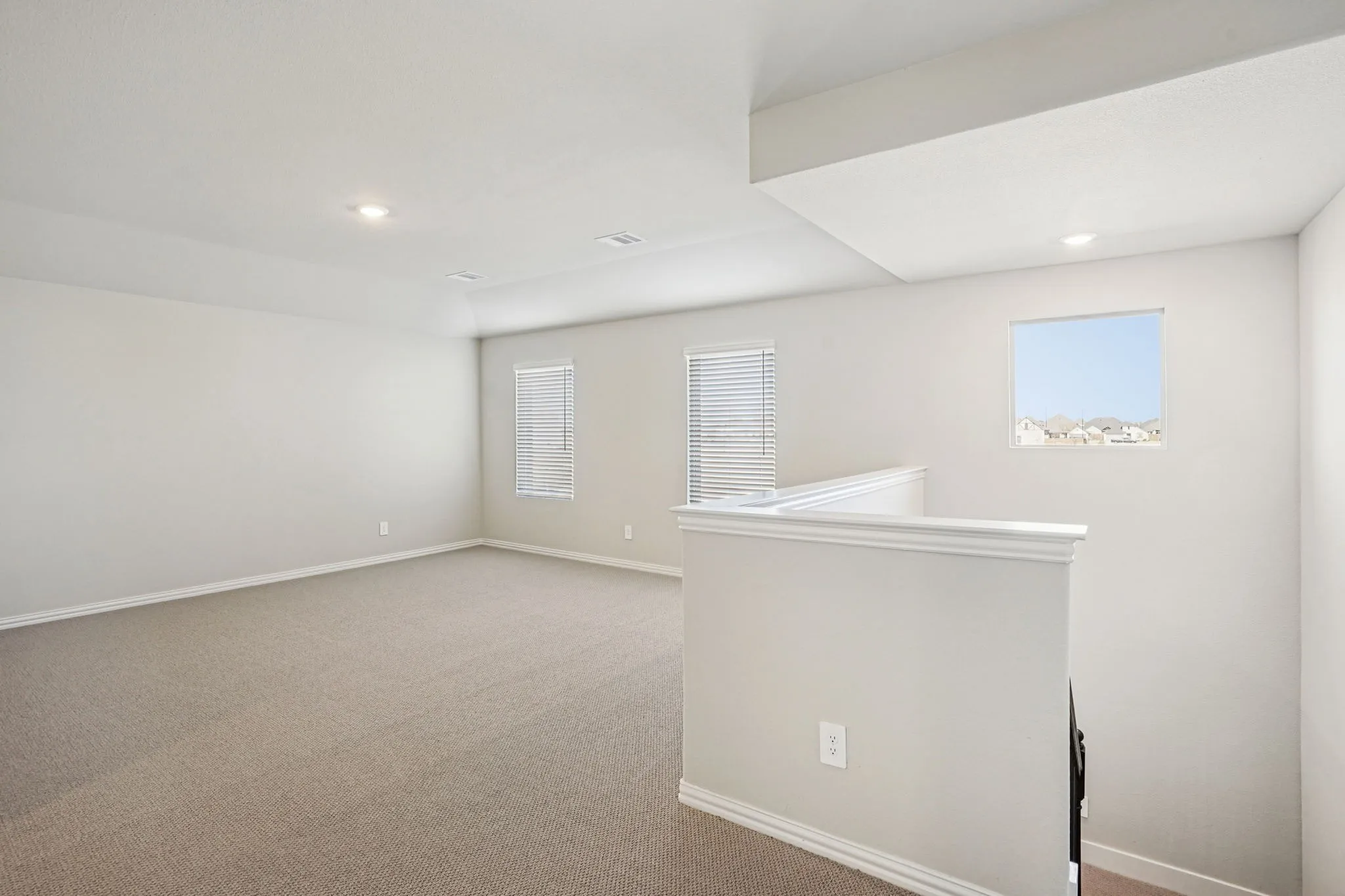  Photo is not of the actual home, but is an inspirational photo of builder’s model home and may depict options, furnishings, and/or decorator features that are not included.
