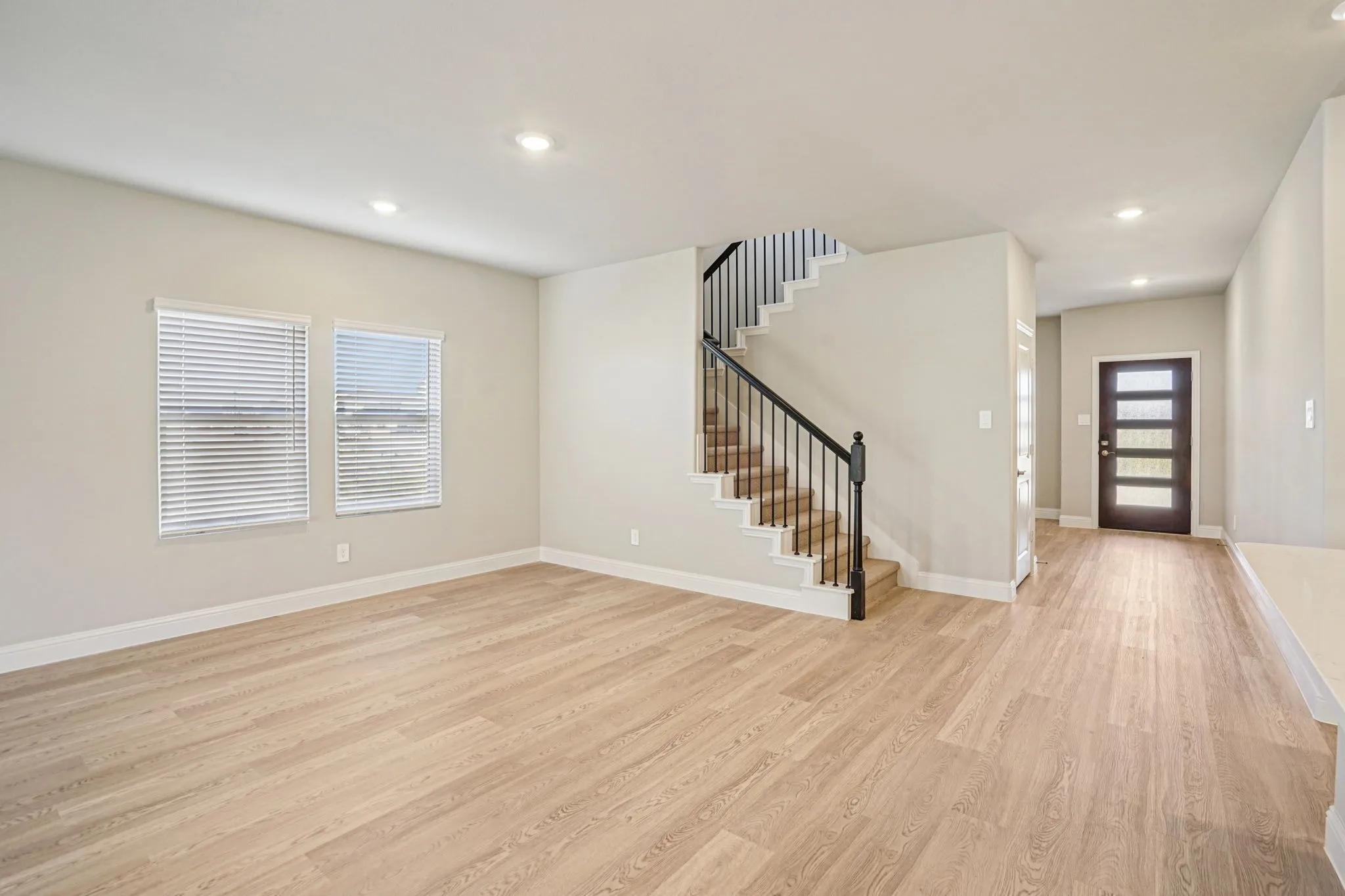  Photo is not of the actual home, but is an inspirational photo of builder’s model home and may depict options, furnishings, and/or decorator features that are not included.
