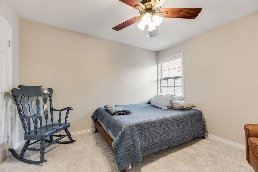 Townhouse For Sale in Dallas County , 9412 Timberleaf Drive, Dallas, Texas 75243, 3 Bedroom, 3 Bathroom, 1 Garage spaces, 2,004 Sqft, built in 1971, Price $325,000, mls#21282901, Real Estate Agent in Dallas, Homes For Sale in Dallas county, Homes For Sale in Dallas, Realtor in Dallas Texas, Real Estate Brokerage Independent Realty Texas, Luminita Cordes Realtor