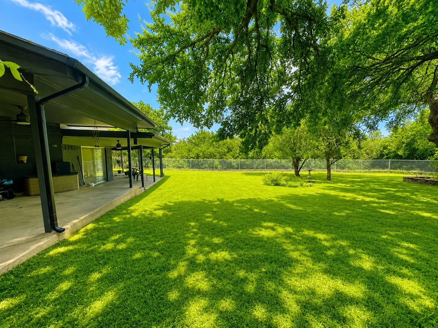 Single Family Residence For Sale in Palo Pinto County , 705 10th Street NW, Mineral Wells, Texas 76067, 3 Bedroom, 3 Bathroom, 2 Garage spaces, 3,034 Sqft, built in 1970, Price $388,900, mls#21282344, Real Estate Agent in Mineral Wells, Homes For Sale in Palo Pinto county, Homes For Sale in Mineral Wells, Realtor in Mineral Wells Texas, Real Estate Brokerage Independent Realty Texas, Luminita Cordes Realtor