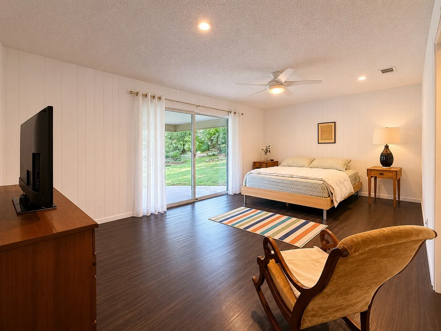 Single Family Residence For Sale in Palo Pinto County , 705 10th Street NW, Mineral Wells, Texas 76067, 3 Bedroom, 3 Bathroom, 2 Garage spaces, 3,034 Sqft, built in 1970, Price $388,900, mls#21282344, Real Estate Agent in Mineral Wells, Homes For Sale in Palo Pinto county, Homes For Sale in Mineral Wells, Realtor in Mineral Wells Texas, Real Estate Brokerage Independent Realty Texas, Luminita Cordes Realtor
