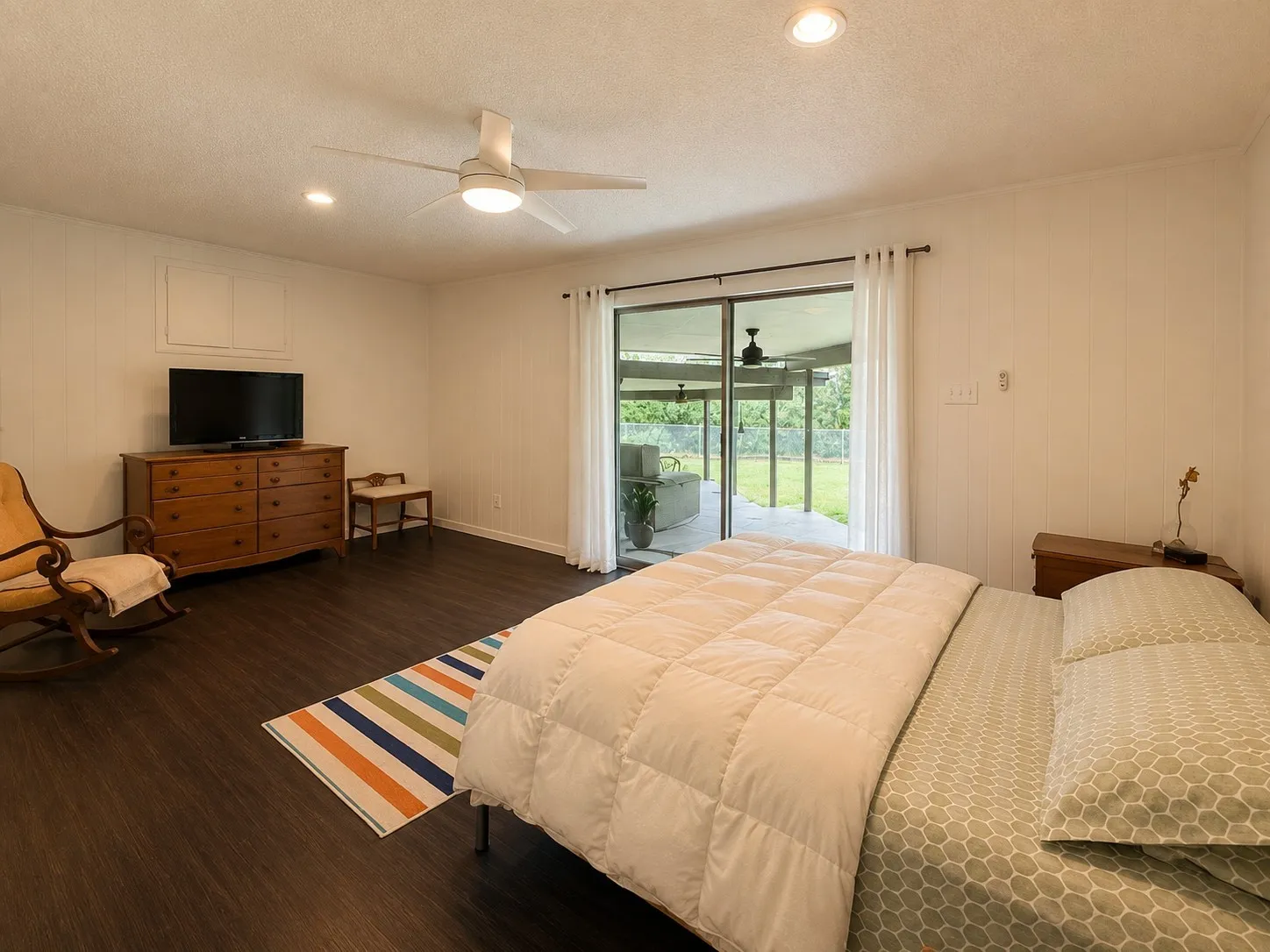Single Family Residence For Sale in Palo Pinto County , 705 10th Street NW, Mineral Wells, Texas 76067, 3 Bedroom, 3 Bathroom, 2 Garage spaces, 3,034 Sqft, built in 1970, Price $388,900, mls#21282344, Real Estate Agent in Mineral Wells, Homes For Sale in Palo Pinto county, Homes For Sale in Mineral Wells, Realtor in Mineral Wells Texas, Real Estate Brokerage Independent Realty Texas, Luminita Cordes Realtor