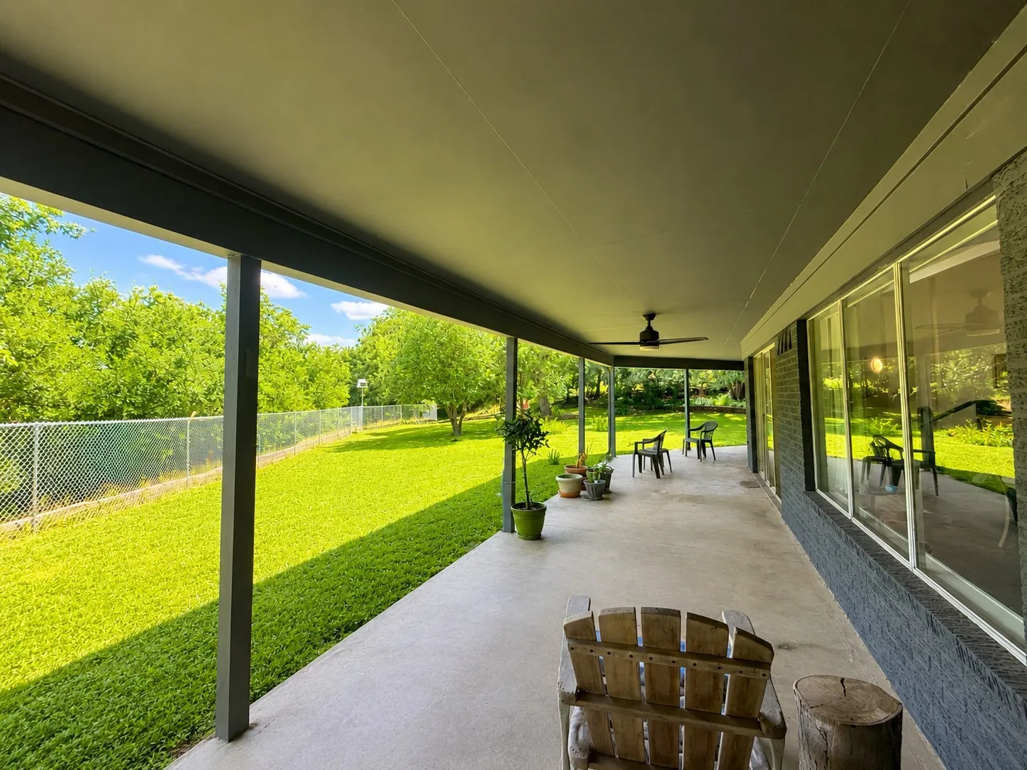 Single Family Residence For Sale in Palo Pinto County , 705 10th Street NW, Mineral Wells, Texas 76067, 3 Bedroom, 3 Bathroom, 2 Garage spaces, 3,034 Sqft, built in 1970, Price $388,900, mls#21282344, Real Estate Agent in Mineral Wells, Homes For Sale in Palo Pinto county, Homes For Sale in Mineral Wells, Realtor in Mineral Wells Texas, Real Estate Brokerage Independent Realty Texas, Luminita Cordes Realtor