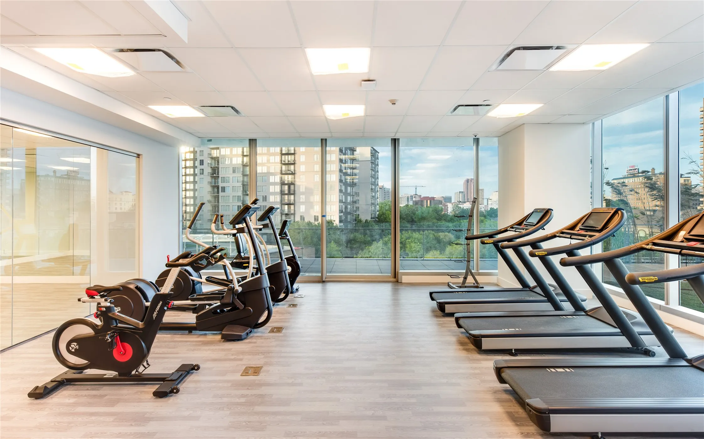 Condominium For Sale in Dallas County , 3130 N Harwood Street 1802, Dallas, Texas 75201, 2 Bedroom, 3 Bathroom, 2 Garage spaces, 1,527 Sqft, built in 2015, Price $979,000, mls#21282333, Real Estate Agent in Dallas, Homes For Sale in Dallas county, Homes For Sale in Dallas, Realtor in Dallas Texas, Real Estate Brokerage Independent Realty Texas, Luminita Cordes Realtor