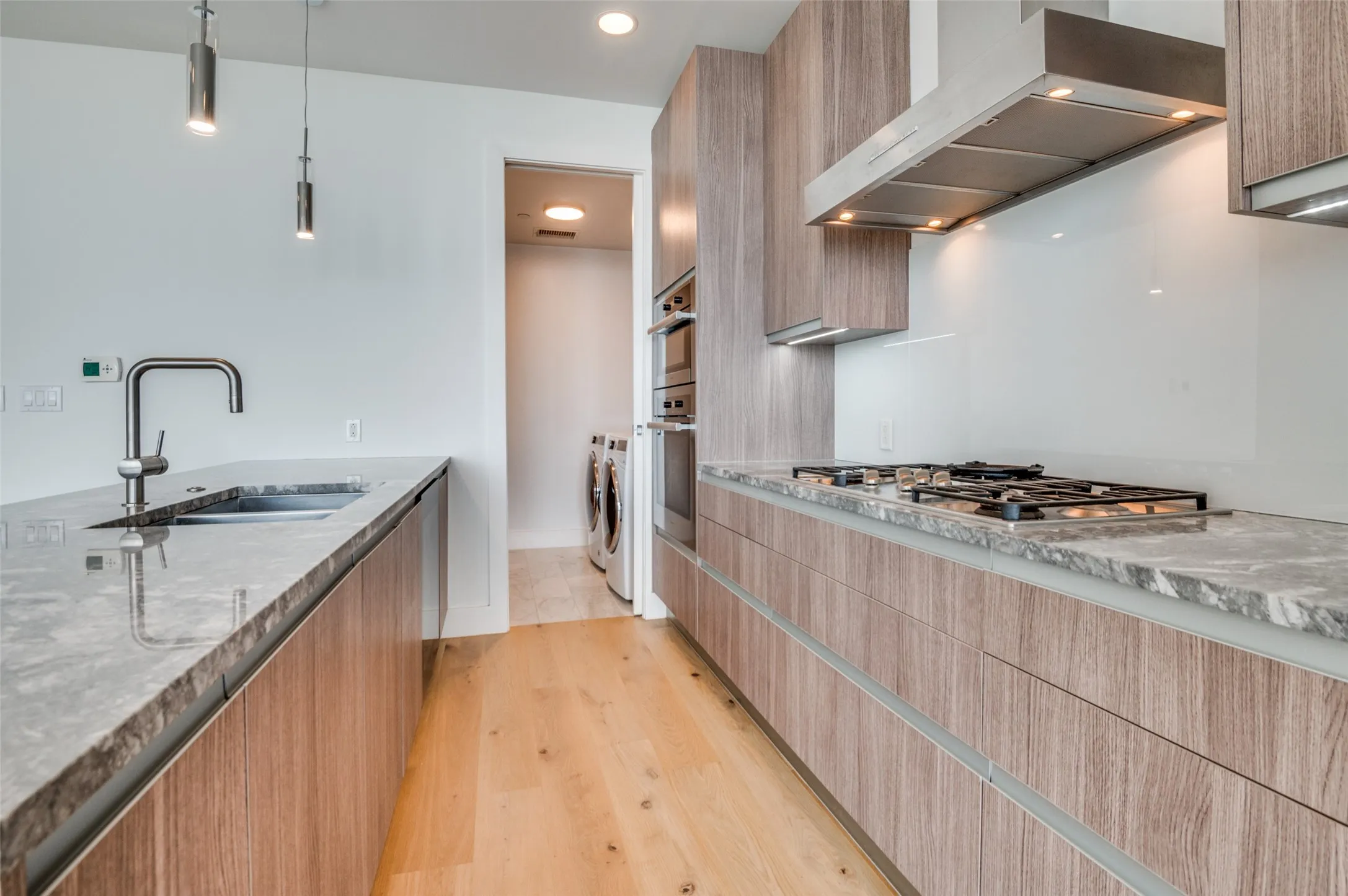 Condominium For Sale in Dallas County , 3130 N Harwood Street 1802, Dallas, Texas 75201, 2 Bedroom, 3 Bathroom, 2 Garage spaces, 1,527 Sqft, built in 2015, Price $979,000, mls#21282333, Real Estate Agent in Dallas, Homes For Sale in Dallas county, Homes For Sale in Dallas, Realtor in Dallas Texas, Real Estate Brokerage Independent Realty Texas, Luminita Cordes Realtor
