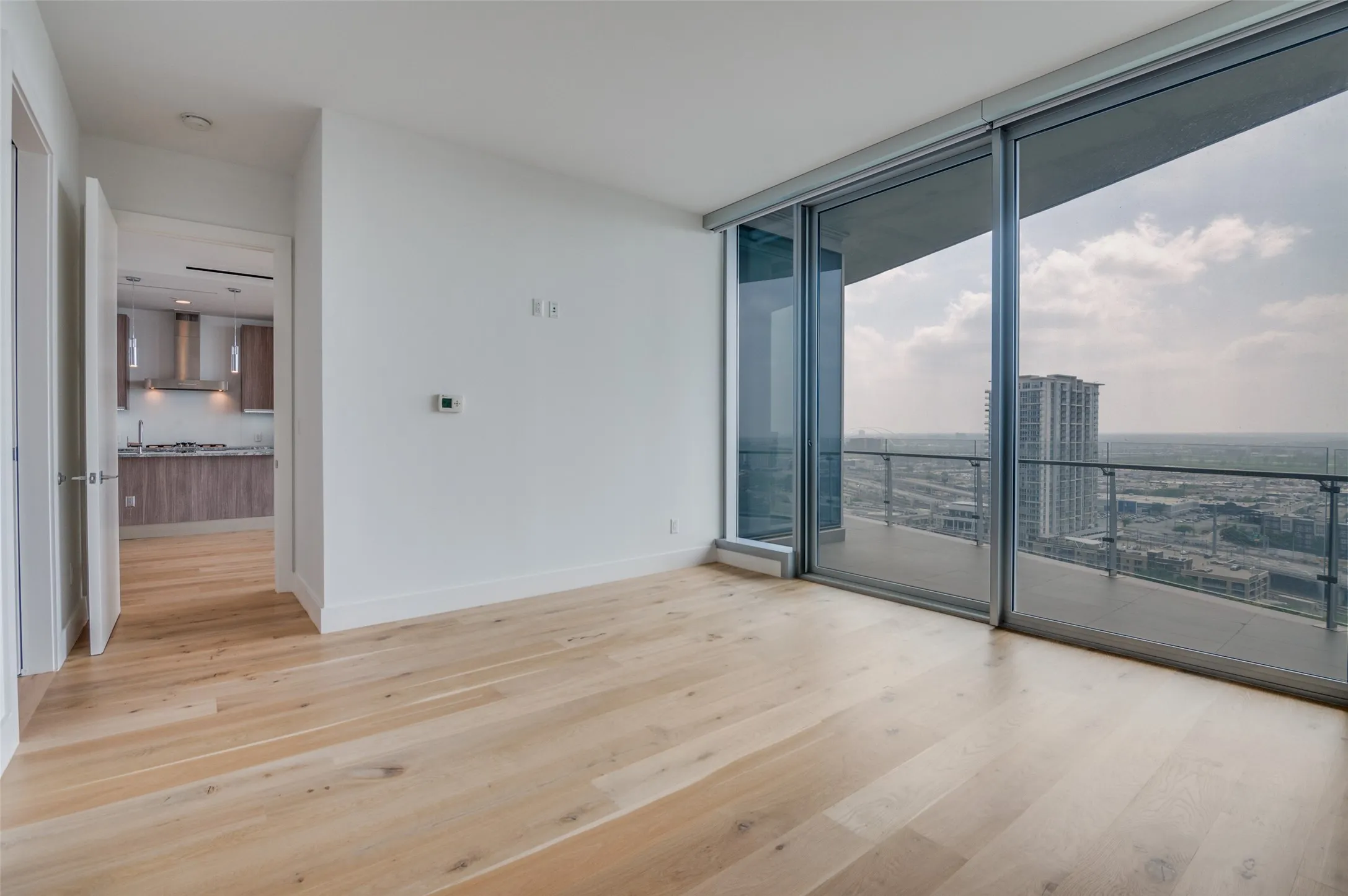 Condominium For Sale in Dallas County , 3130 N Harwood Street 1802, Dallas, Texas 75201, 2 Bedroom, 3 Bathroom, 2 Garage spaces, 1,527 Sqft, built in 2015, Price $979,000, mls#21282333, Real Estate Agent in Dallas, Homes For Sale in Dallas county, Homes For Sale in Dallas, Realtor in Dallas Texas, Real Estate Brokerage Independent Realty Texas, Luminita Cordes Realtor