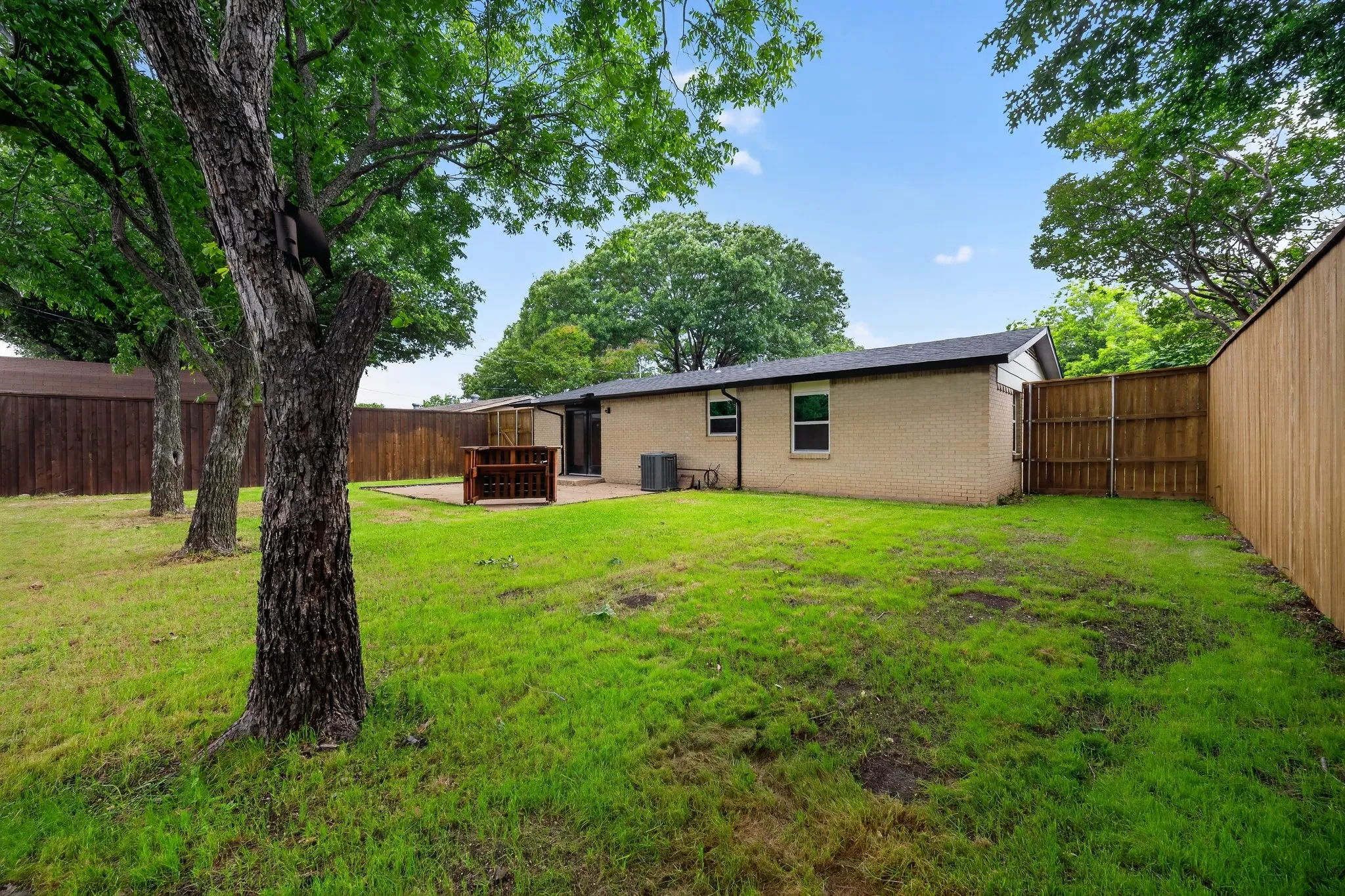 Single Family Residence For Sale in Dallas County , 8617 Flicker Lane, Dallas, Texas 75238, 3 Bedroom, 2 Bathroom, 2 Garage spaces, 1,131 Sqft, built in 1962, mls#21279077, Real Estate Agent in Dallas, Homes For Sale in Dallas county, Homes For Sale in Dallas, Realtor in Dallas Texas, Real Estate Brokerage Independent Realty Texas, Luminita Cordes Realtor