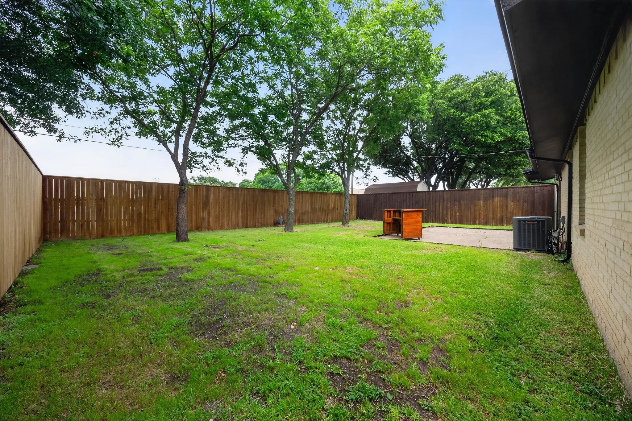 Single Family Residence For Sale in Dallas County , 8617 Flicker Lane, Dallas, Texas 75238, 3 Bedroom, 2 Bathroom, 2 Garage spaces, 1,131 Sqft, built in 1962, mls#21279077, Real Estate Agent in Dallas, Homes For Sale in Dallas county, Homes For Sale in Dallas, Realtor in Dallas Texas, Real Estate Brokerage Independent Realty Texas, Luminita Cordes Realtor
